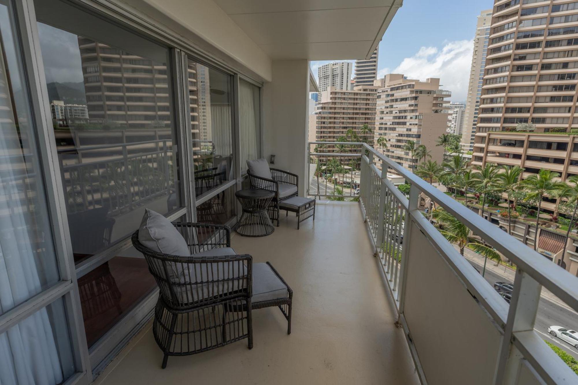 Romanna's Oahu Getaway With Heated Pool & Views Apartment