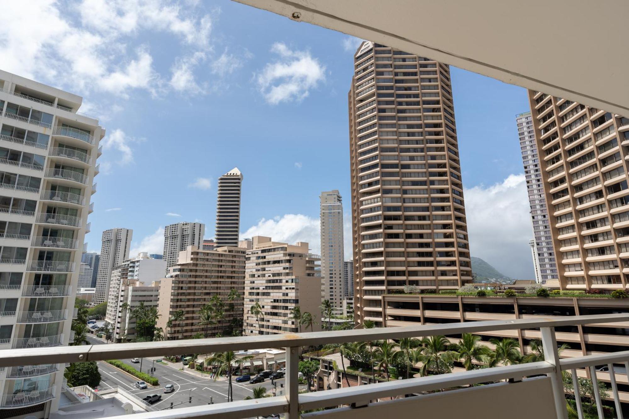 Romanna's Oahu Getaway With Heated Pool & Views