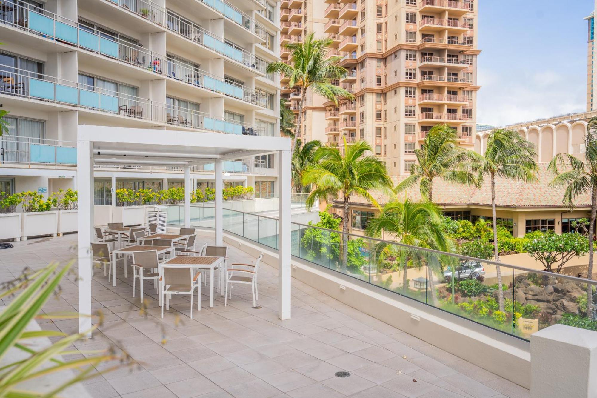 Romanna's Oahu Getaway With Heated Pool & Views