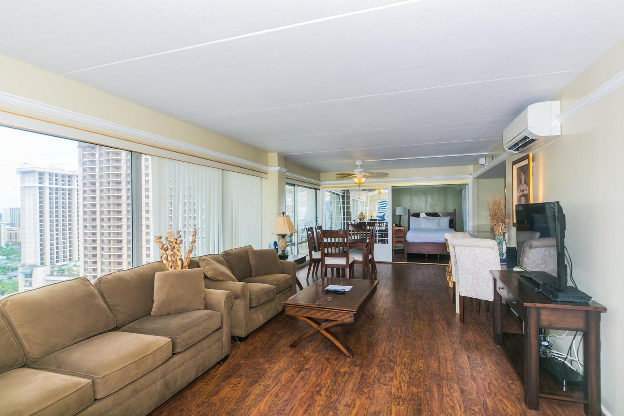 Ilikai Tower 2109 View 2br Apartment *