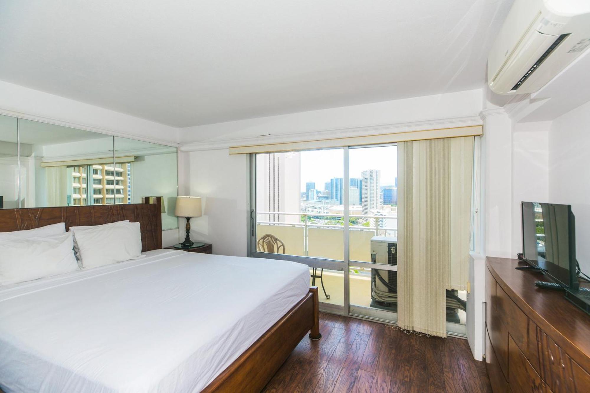 Ilikai Tower 2109 View 2br * Honolulu