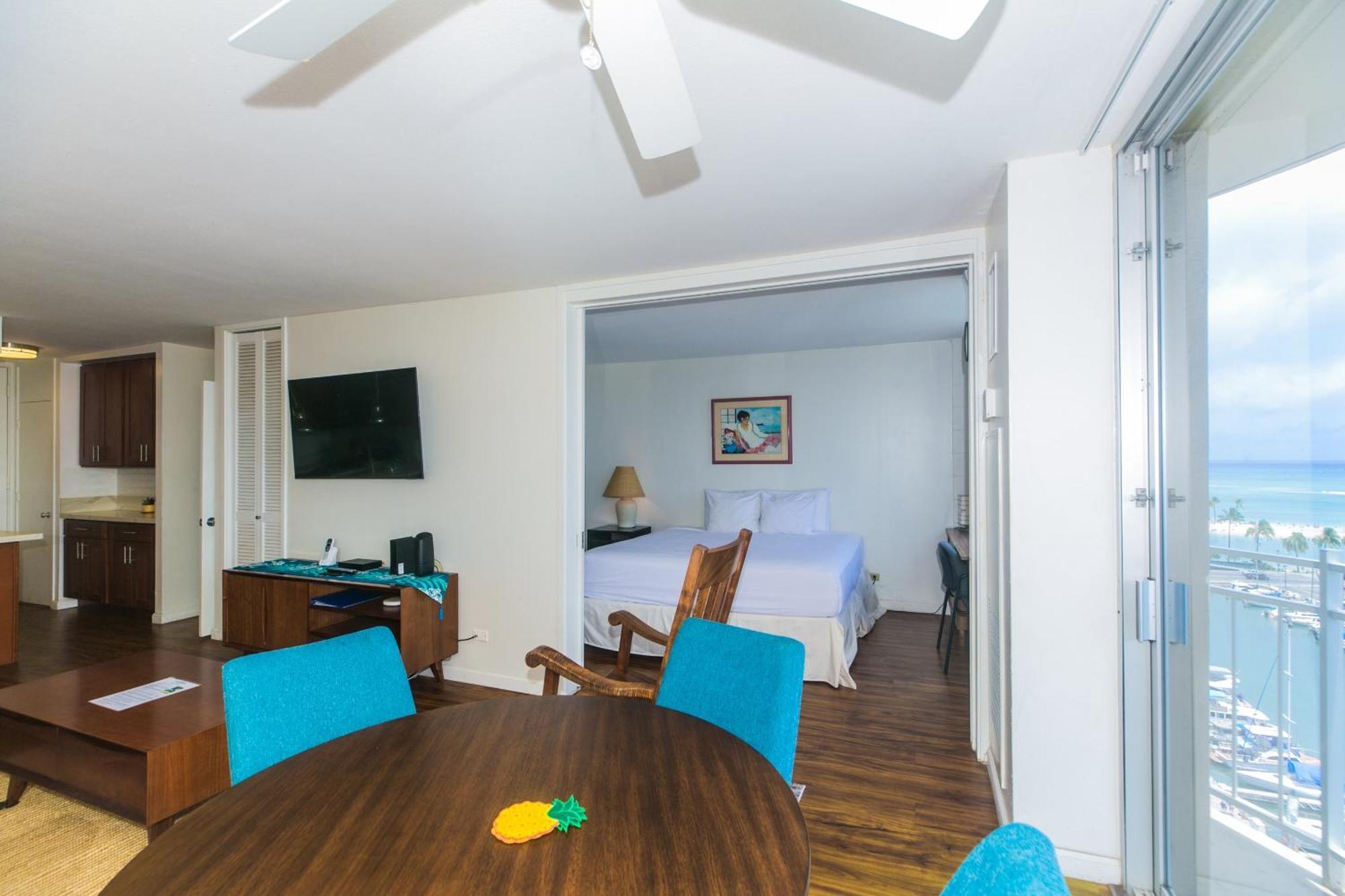 Apartment Ilikai Marina 1394 Yacht Harbor View 1br Honolulu