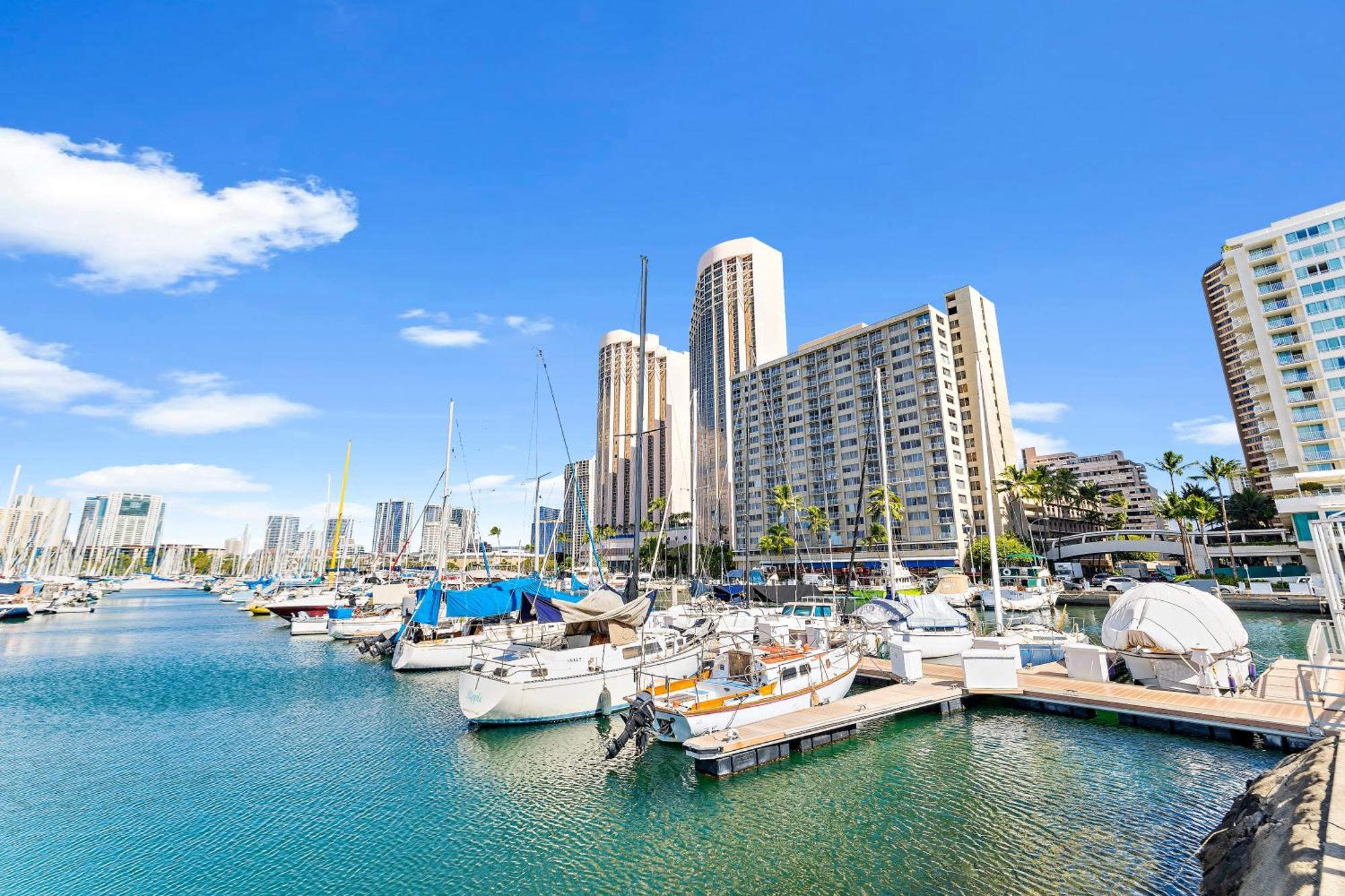 Ilikai Marina Apartment *
