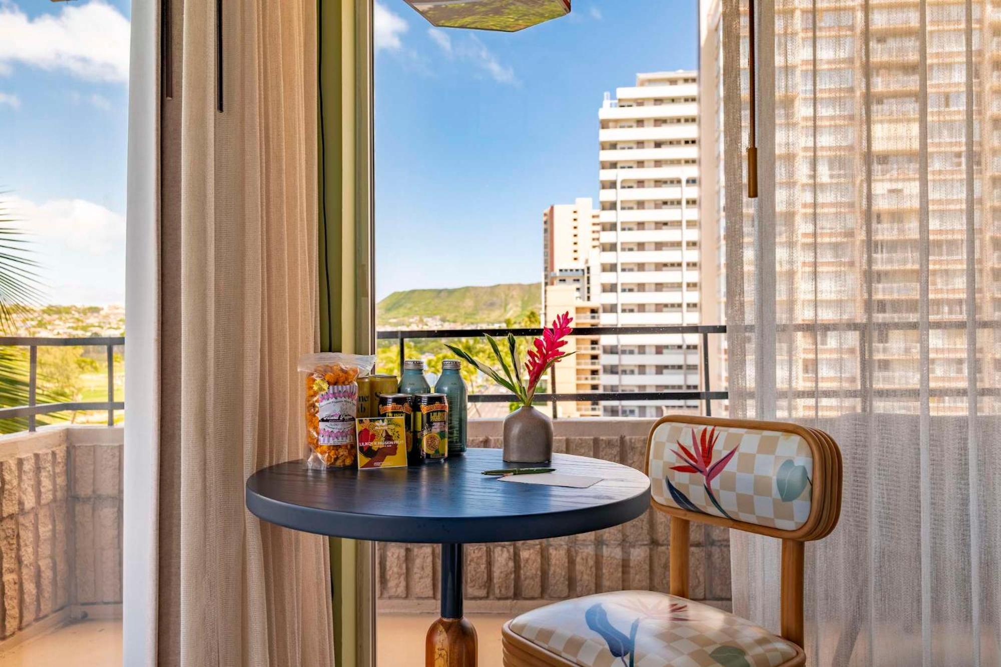 Wayfinder Waikiki - Voted 10 In Hawaii!