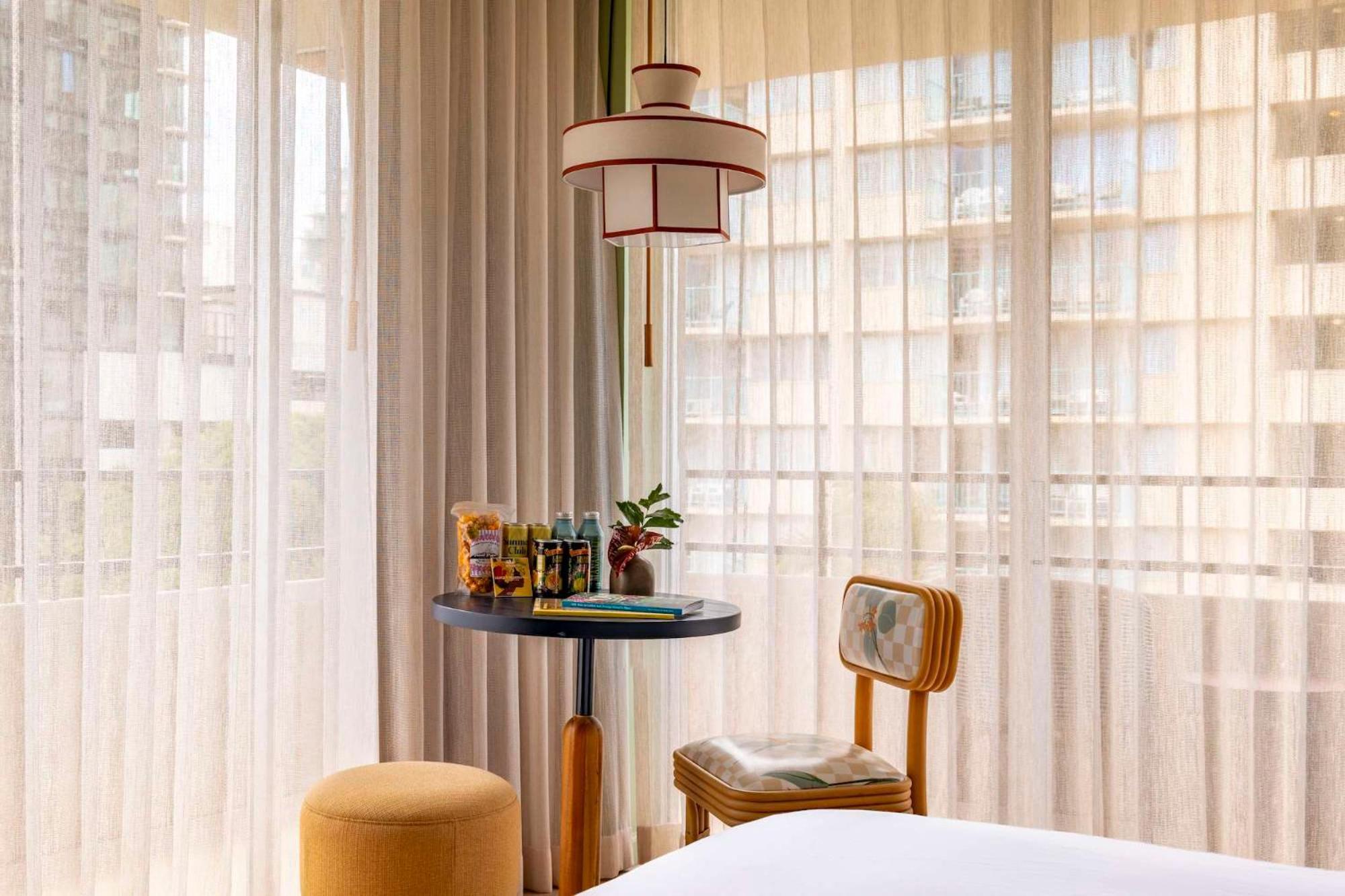 Hotel Wayfinder Waikiki - Voted 10 In Hawaii!