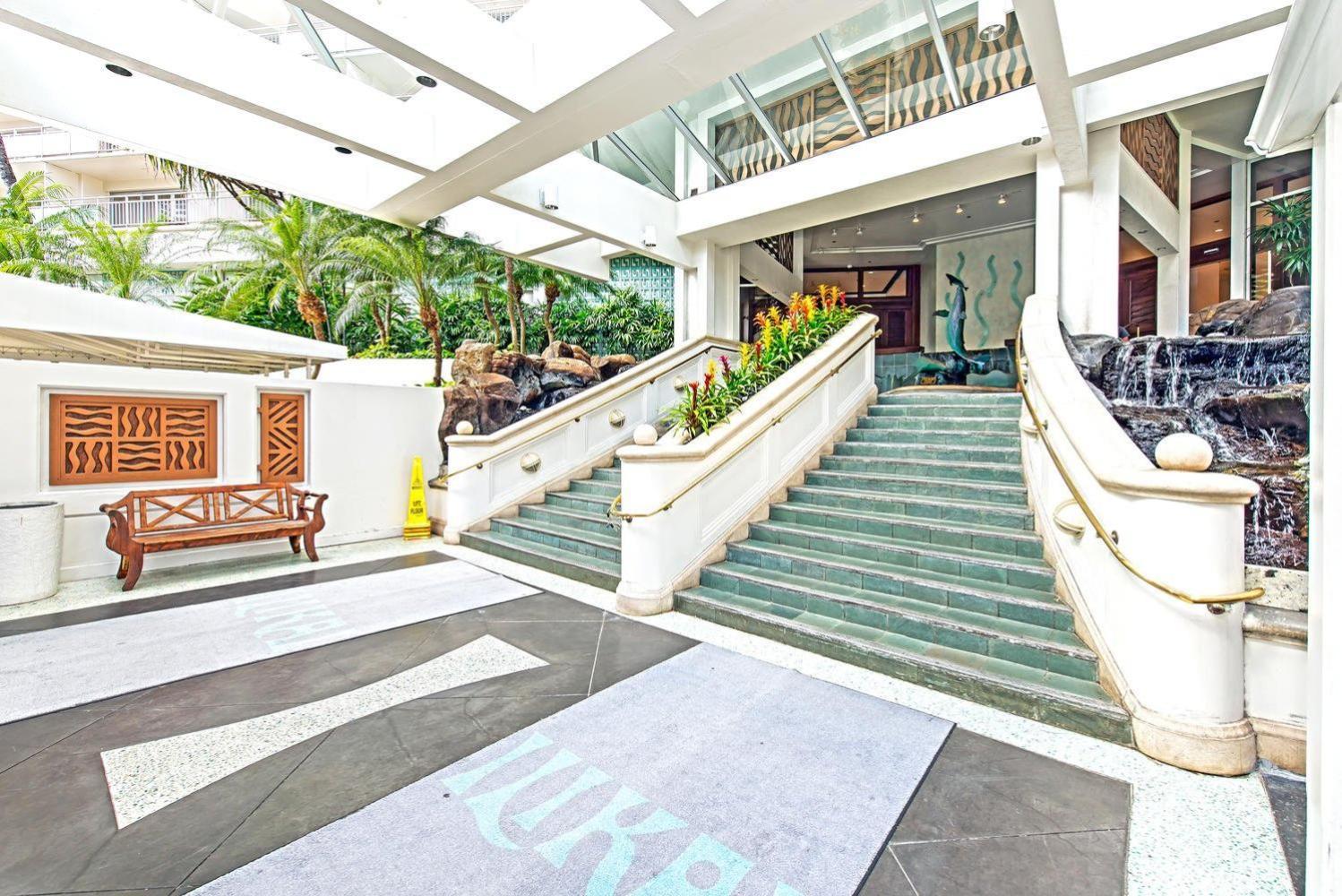 Ilikai Tower 1806 Yacht Harbor View 1br