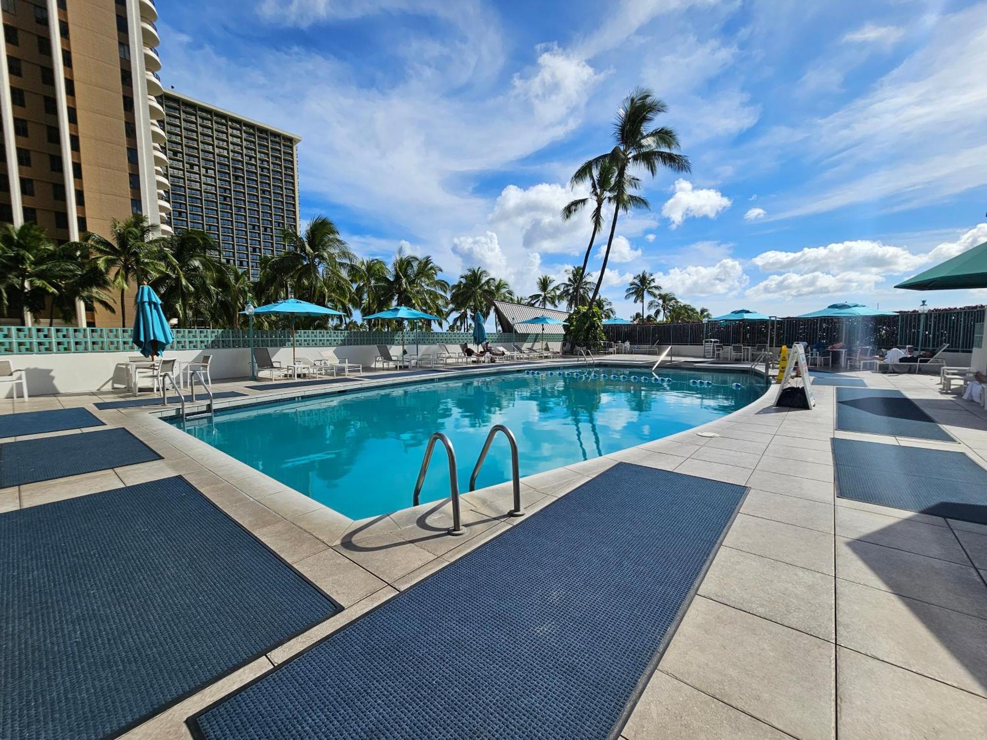 Ilikai Tower 1806 Yacht Harbor View 1br Apartment