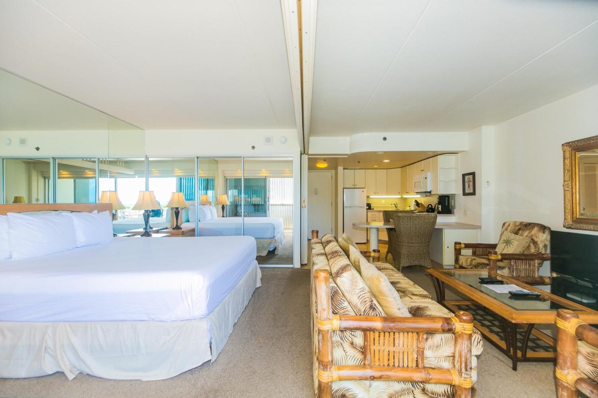 Ilikai Tower One Bedroom Harbor View * Honolulu