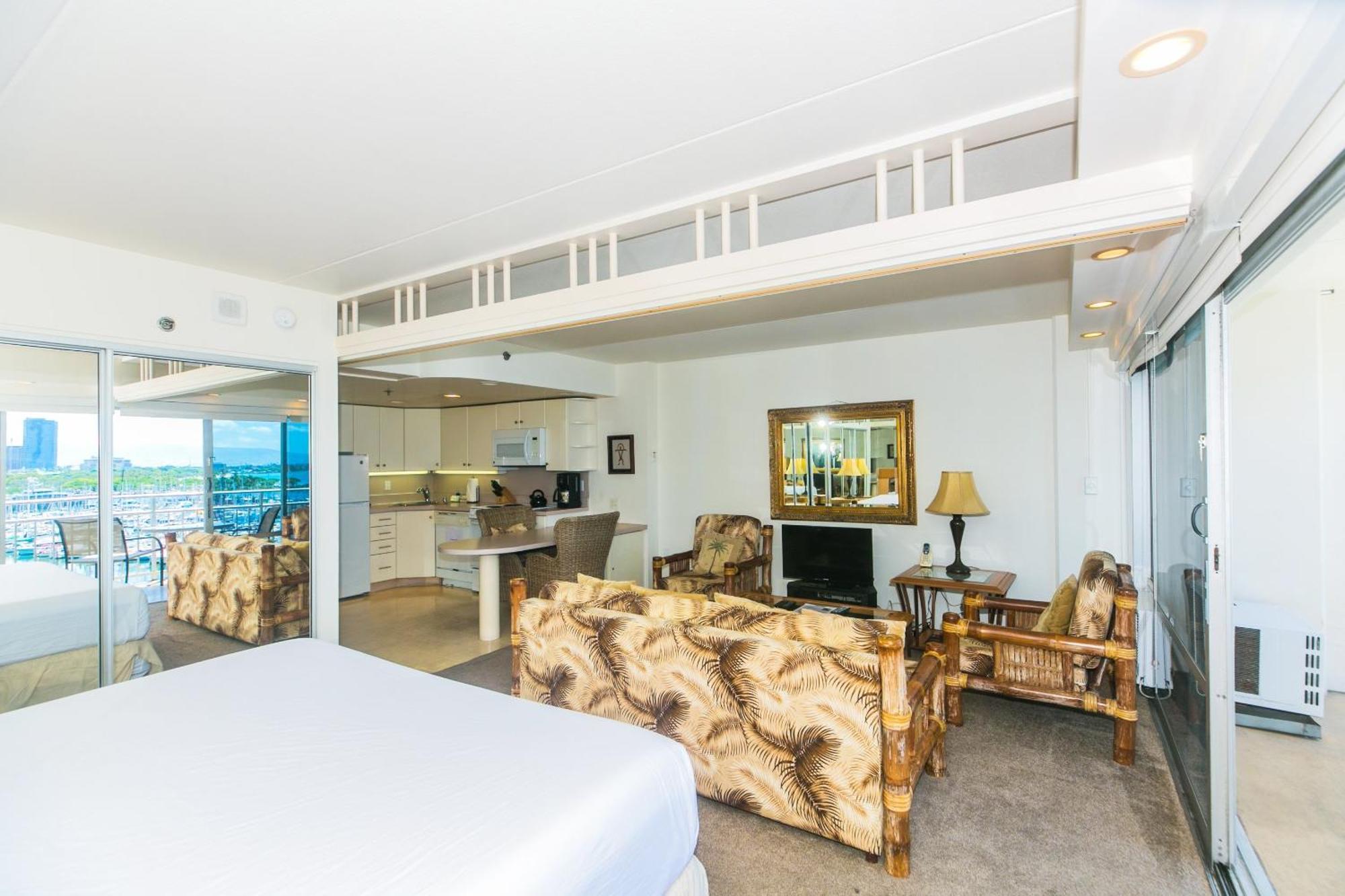 Ilikai Tower One Bedroom Harbor View Honolulu