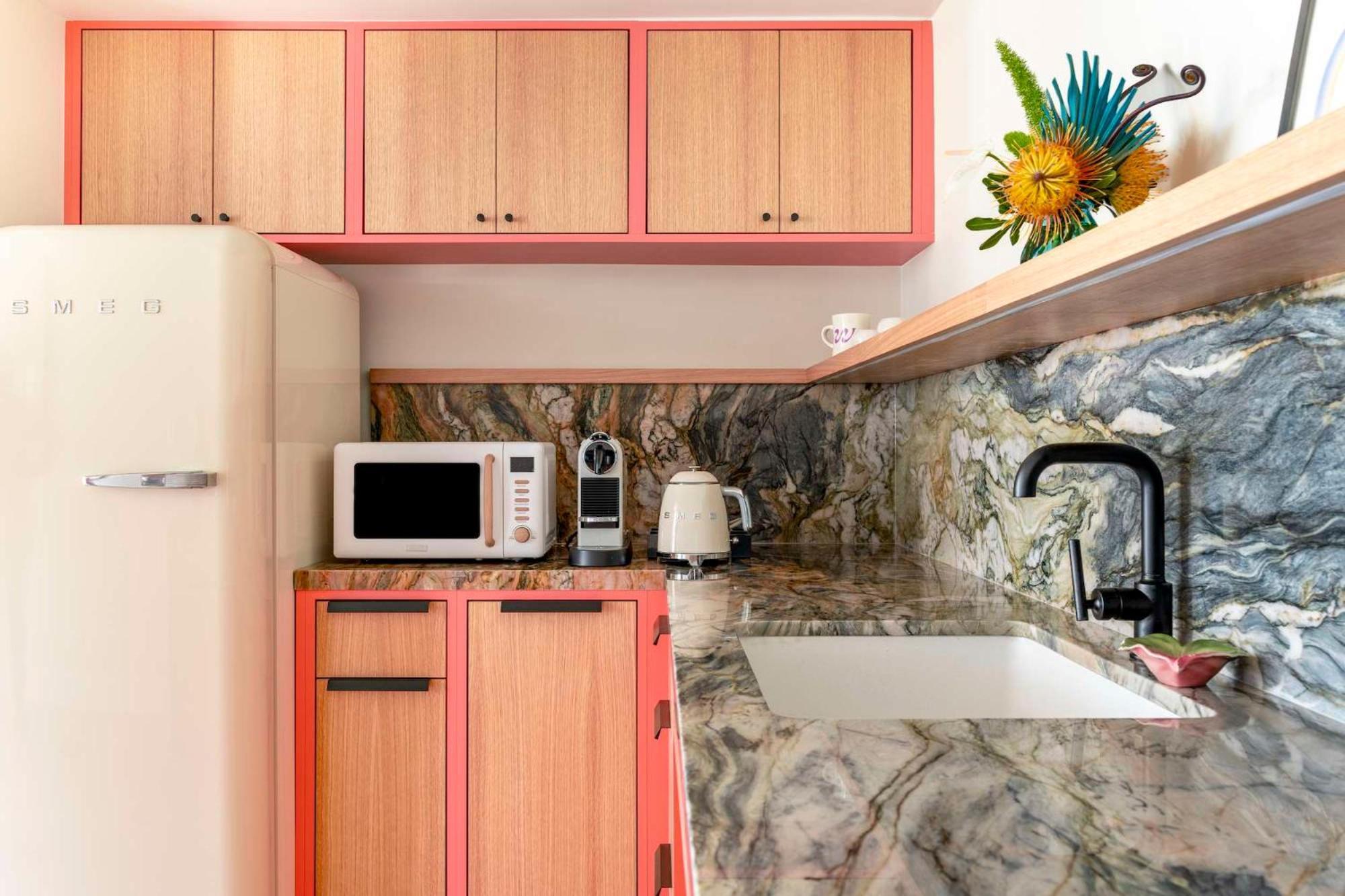 Hotel Wayfinder Waikiki - Voted 10 In Hawaii!