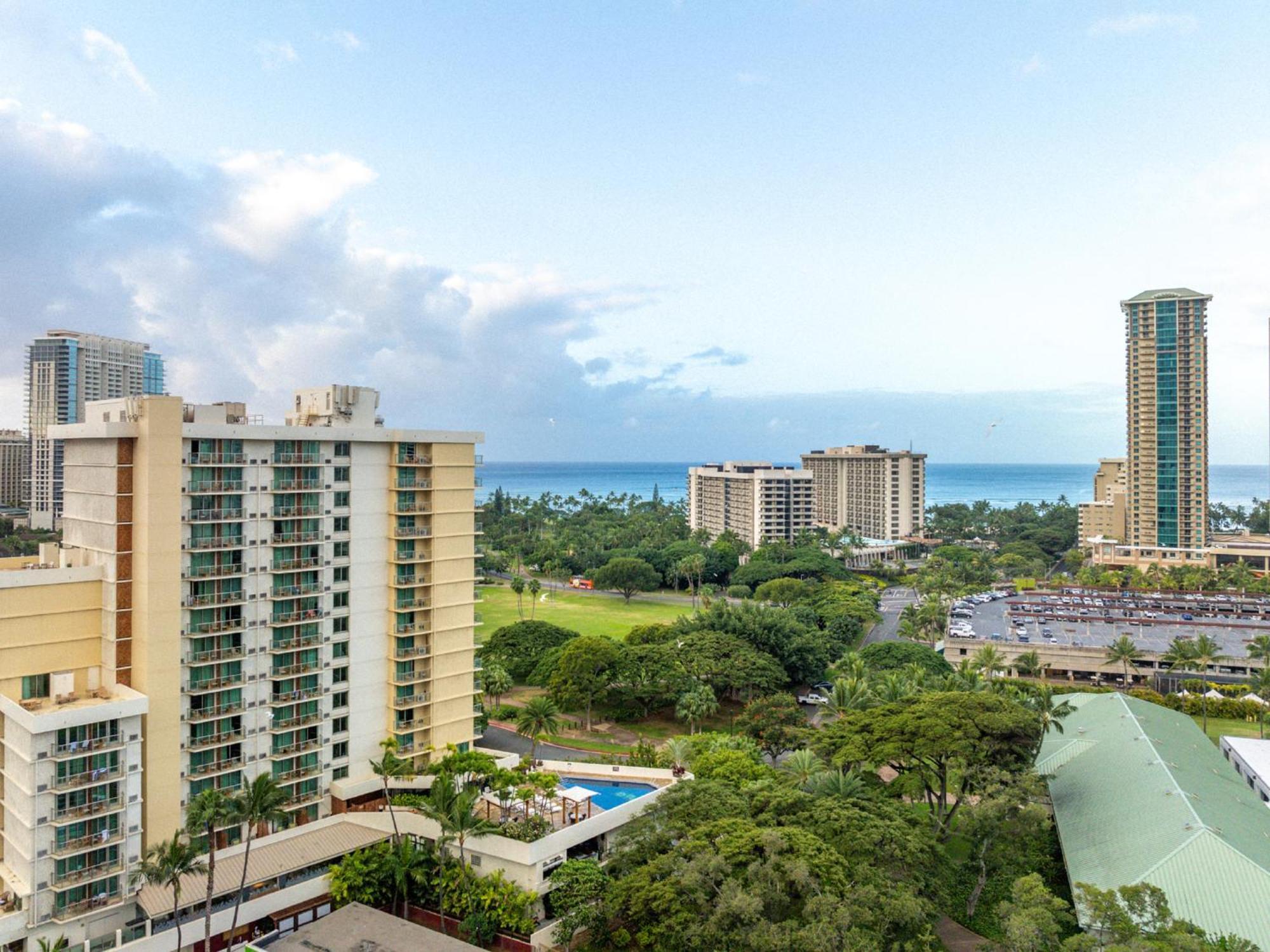Luana Waikiki &