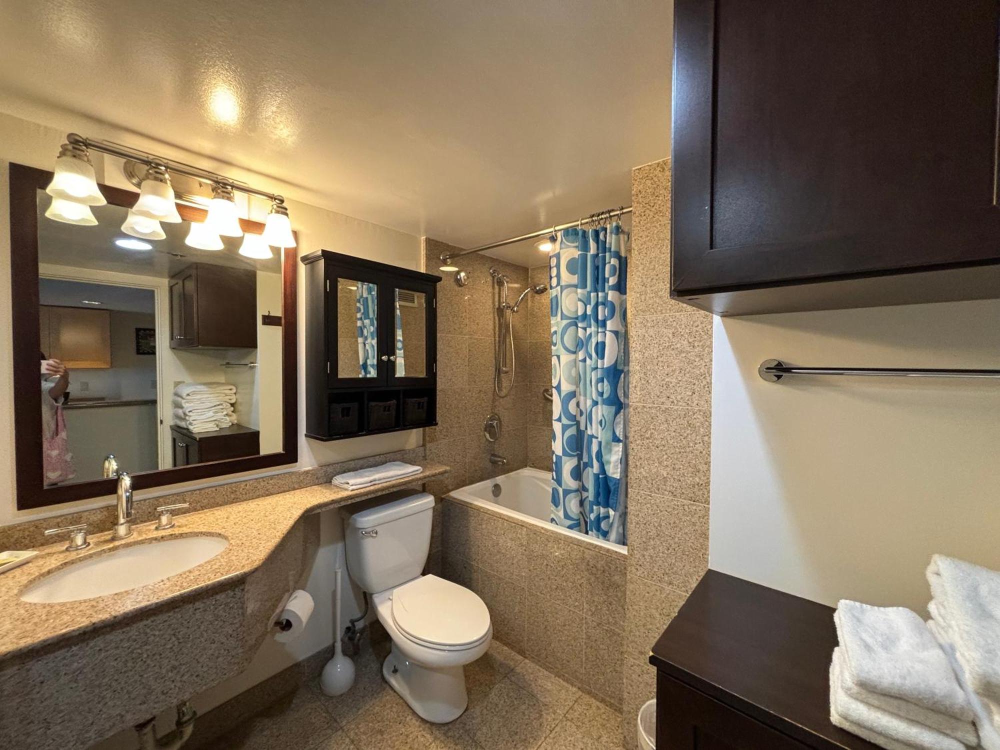 Ilikai 2127 - Spacious With Spectacular Ocean & Harbor Views Honolulu