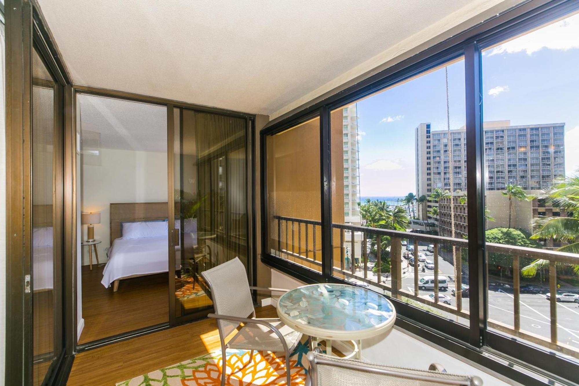 Discovery Bay 902 Apartment