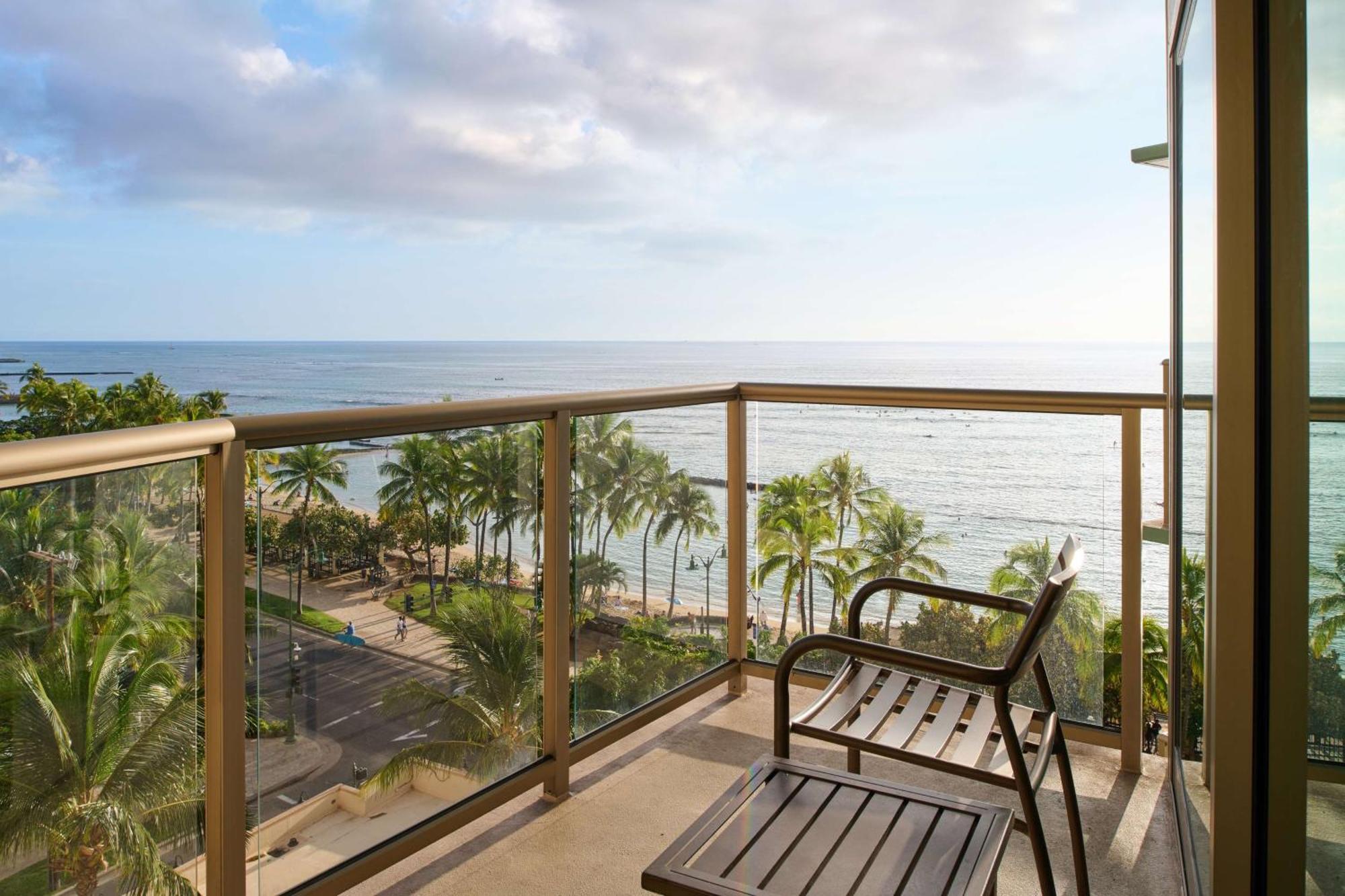 Aston Waikiki Circle Hotel