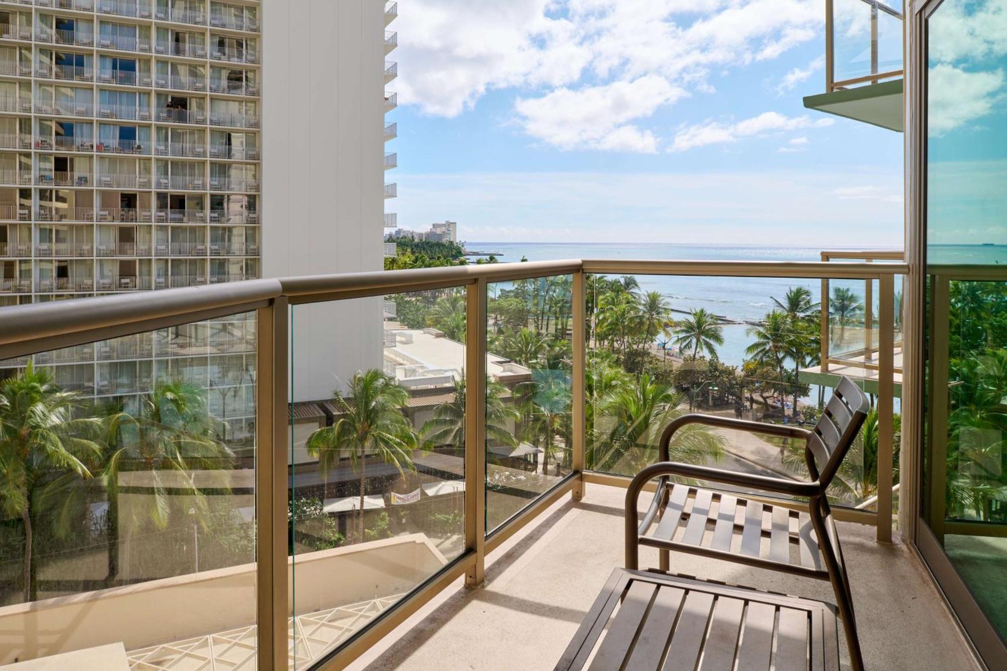 Aston Waikiki Circle 3*