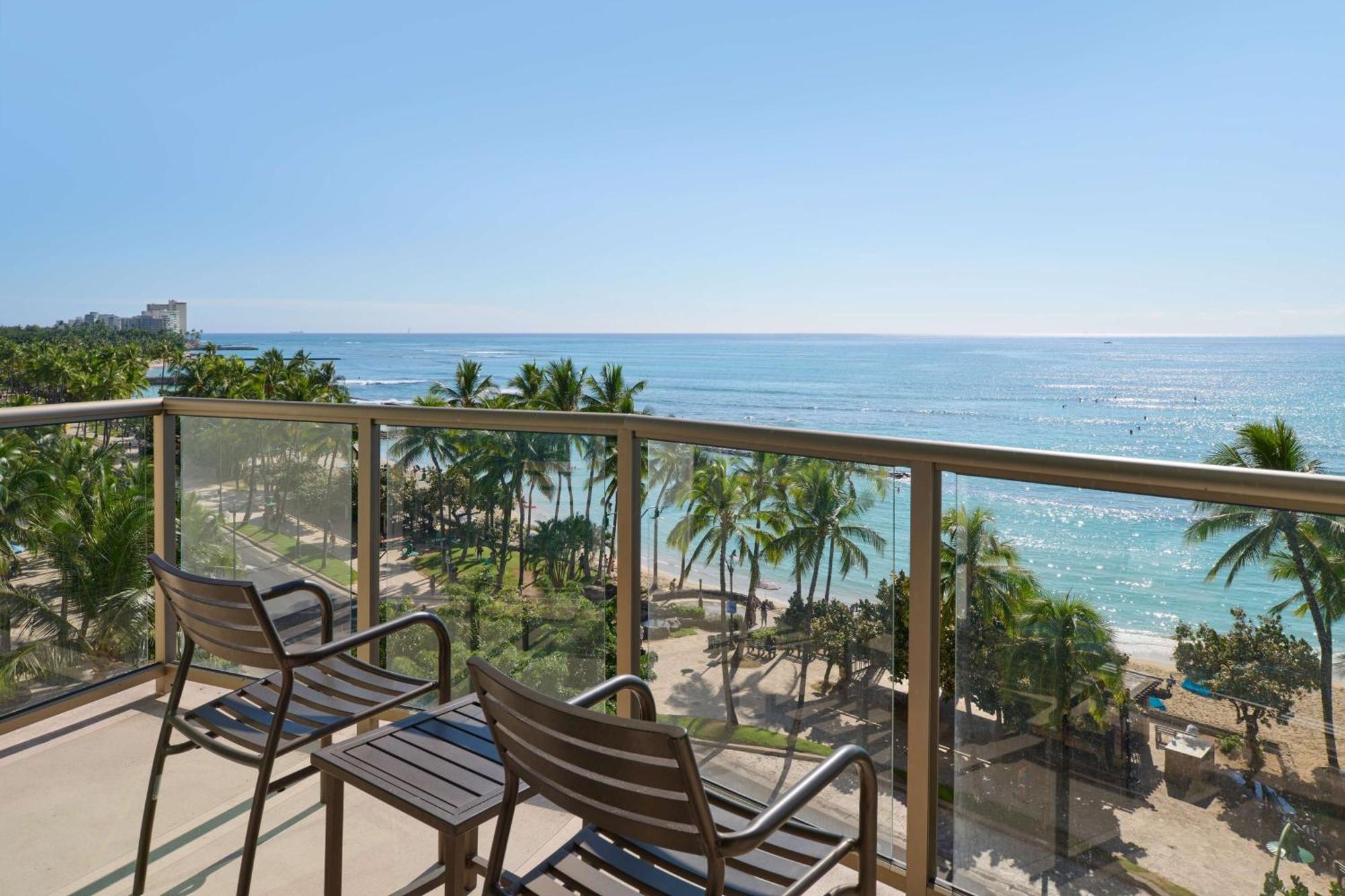 Aston Waikiki Circle