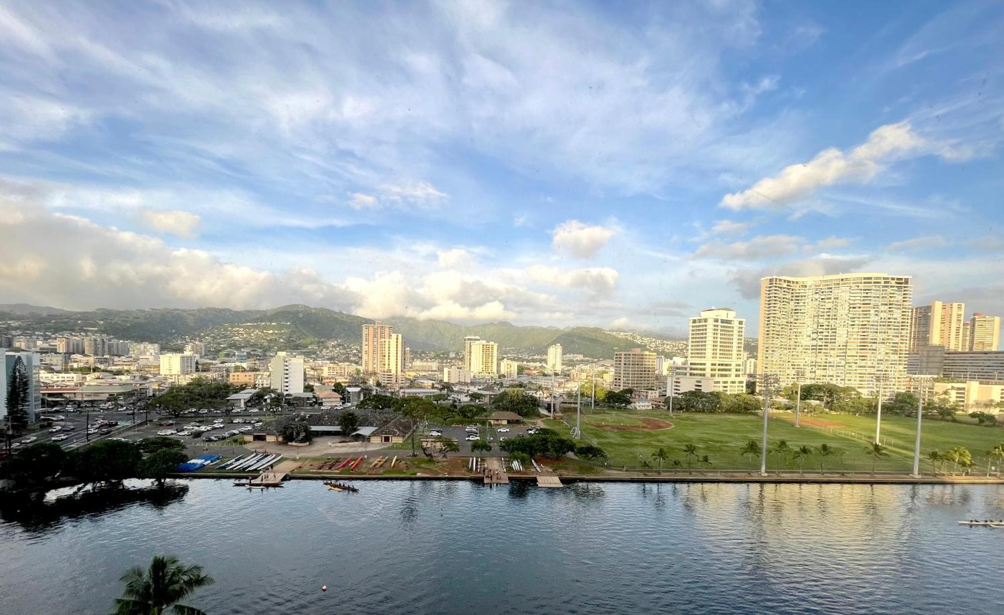 Ocean Canal Mountain View Steps From Waikiki 6person Honolulu