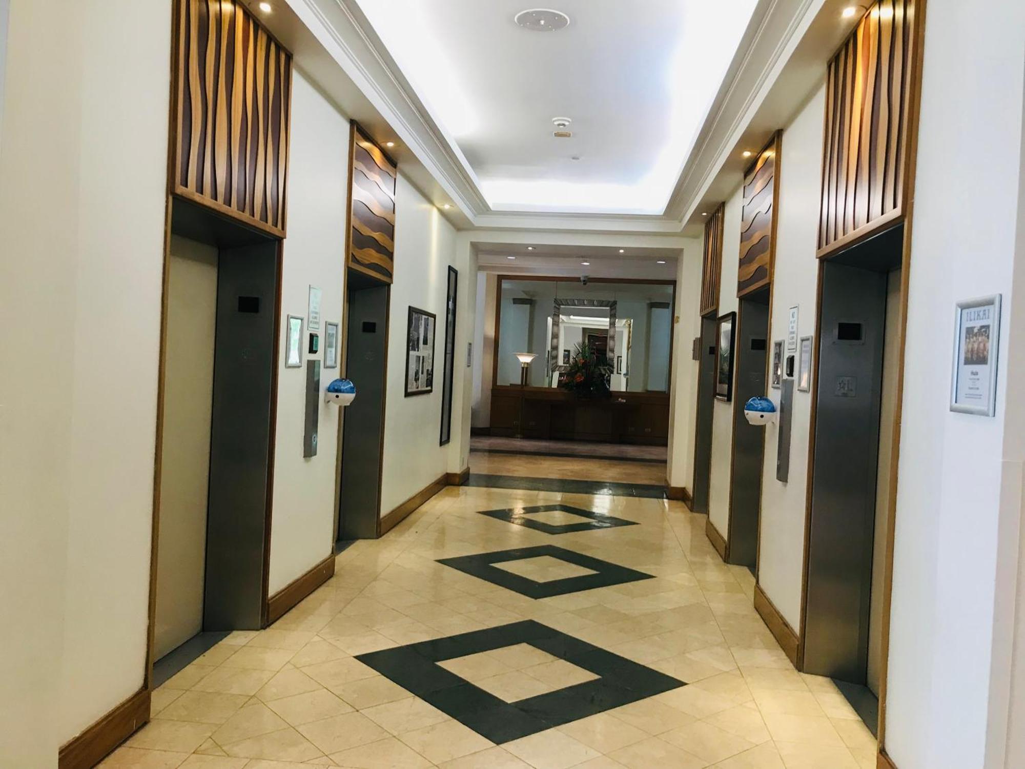 Ilikai 1042 - Spacious With Ocean-lagoon Views