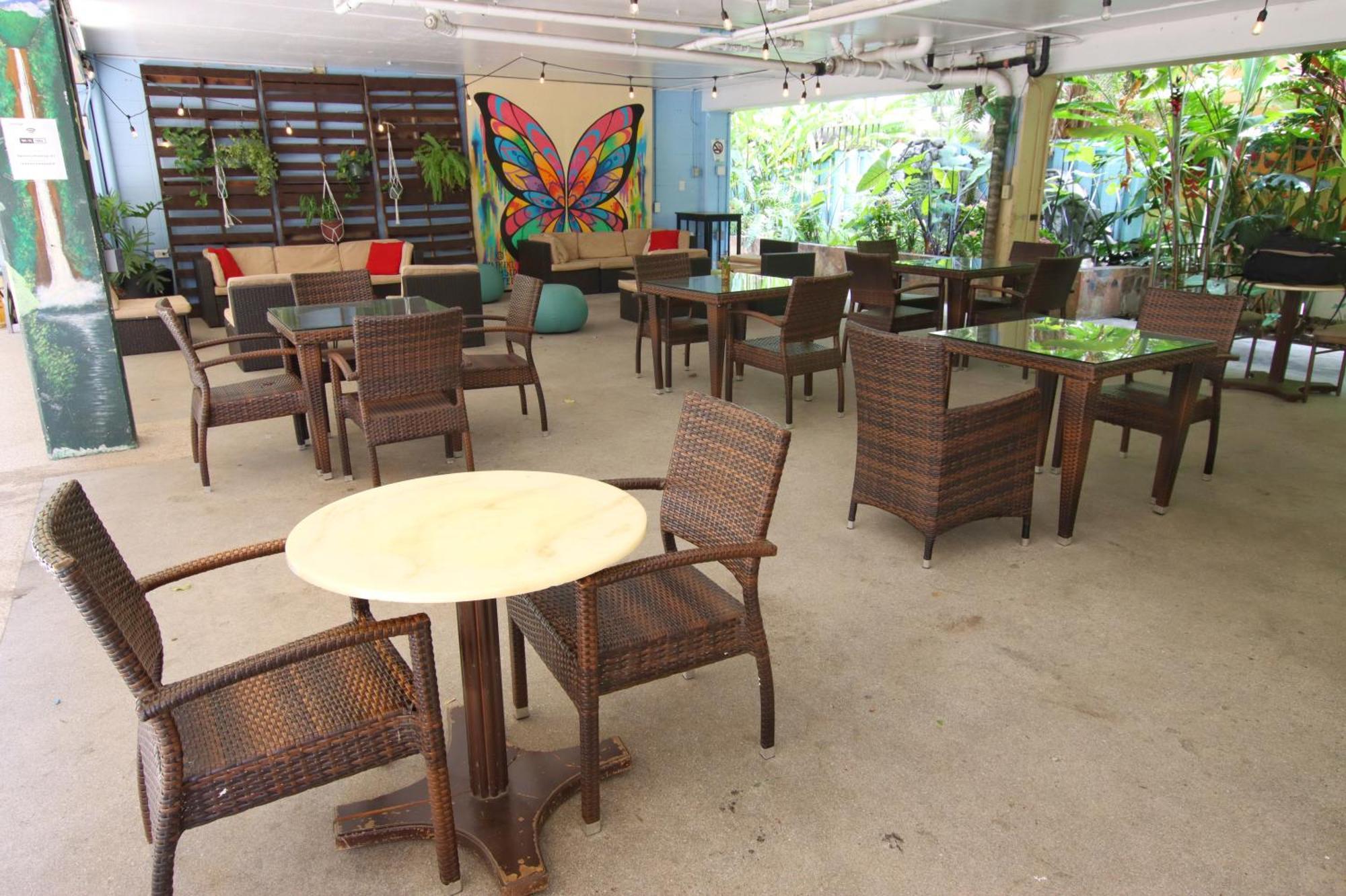 Waikiki Beachside Hostel