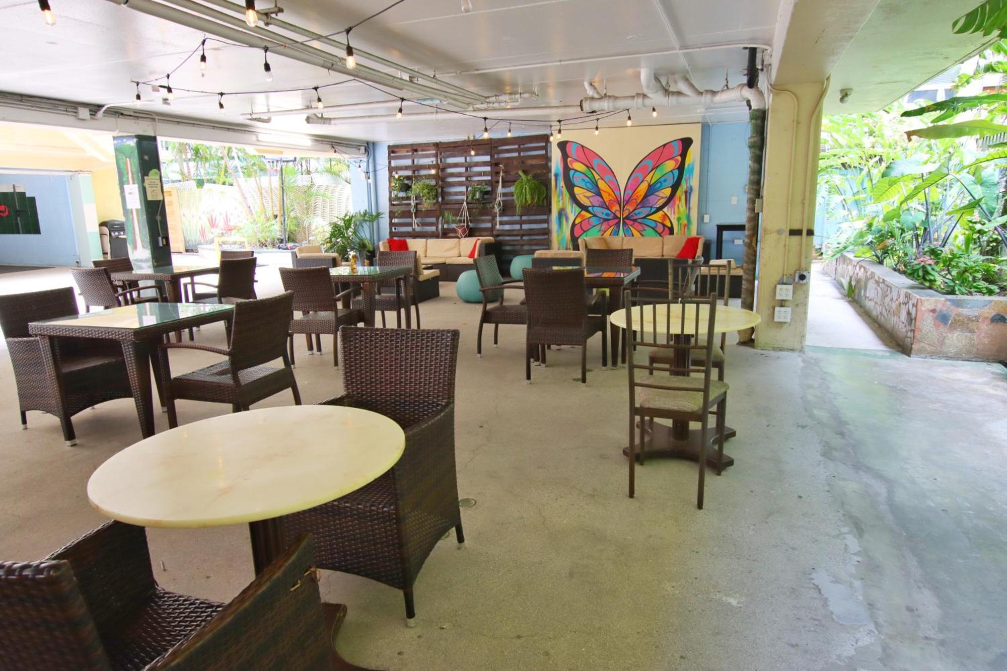 Waikiki Beachside Hostel Honolulu