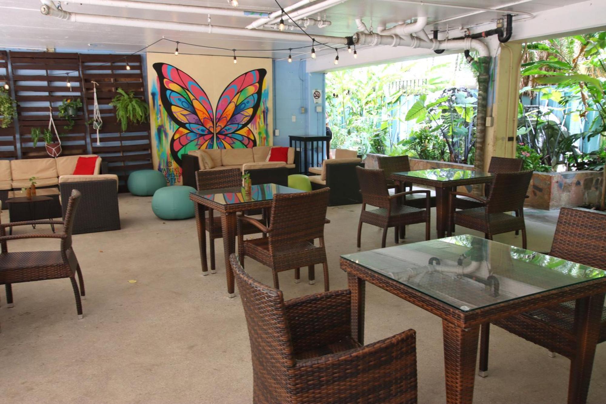 Waikiki Beachside Hostel Honolulu