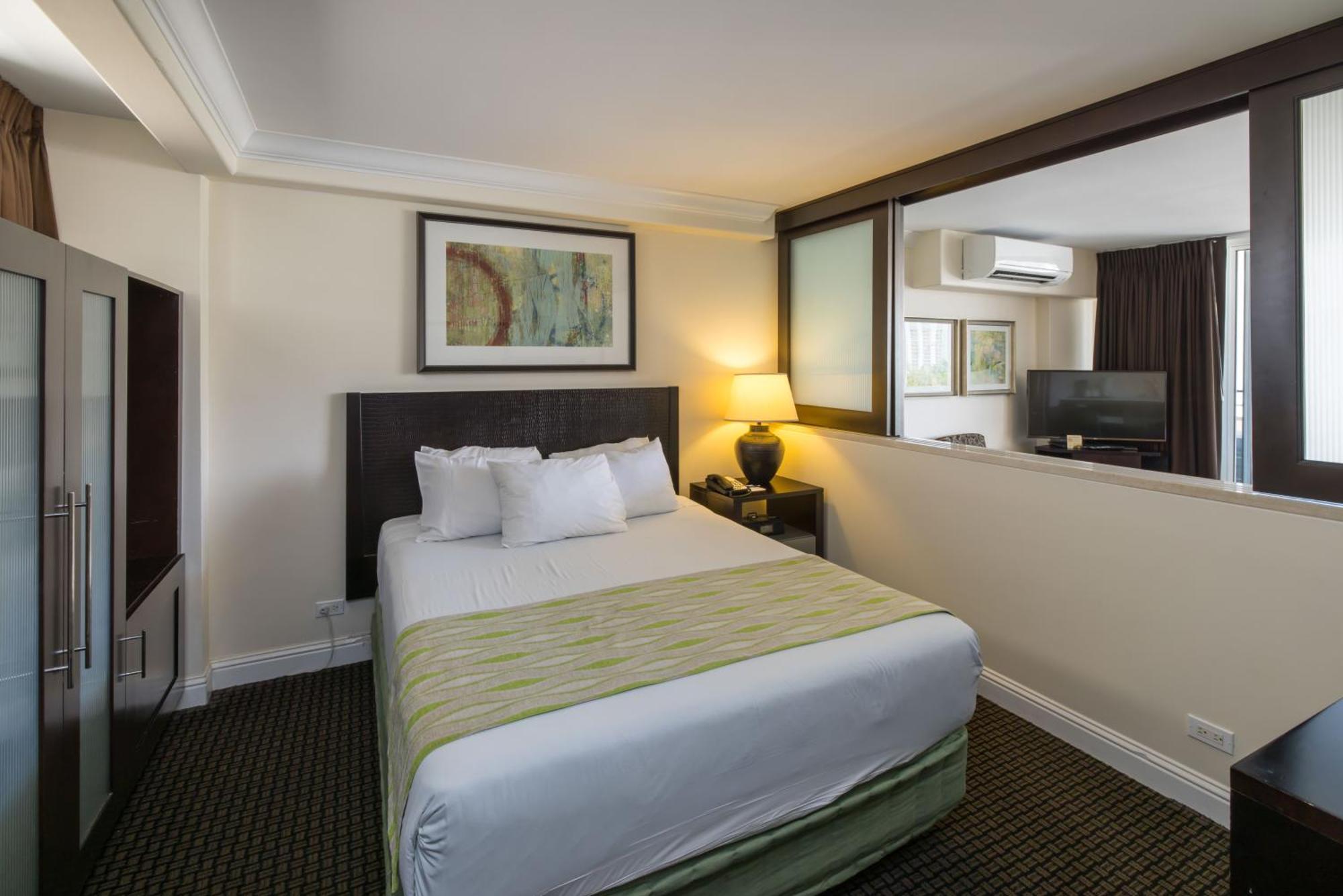 Apartment Regency On Beachwalk Waikiki By Outrigger *