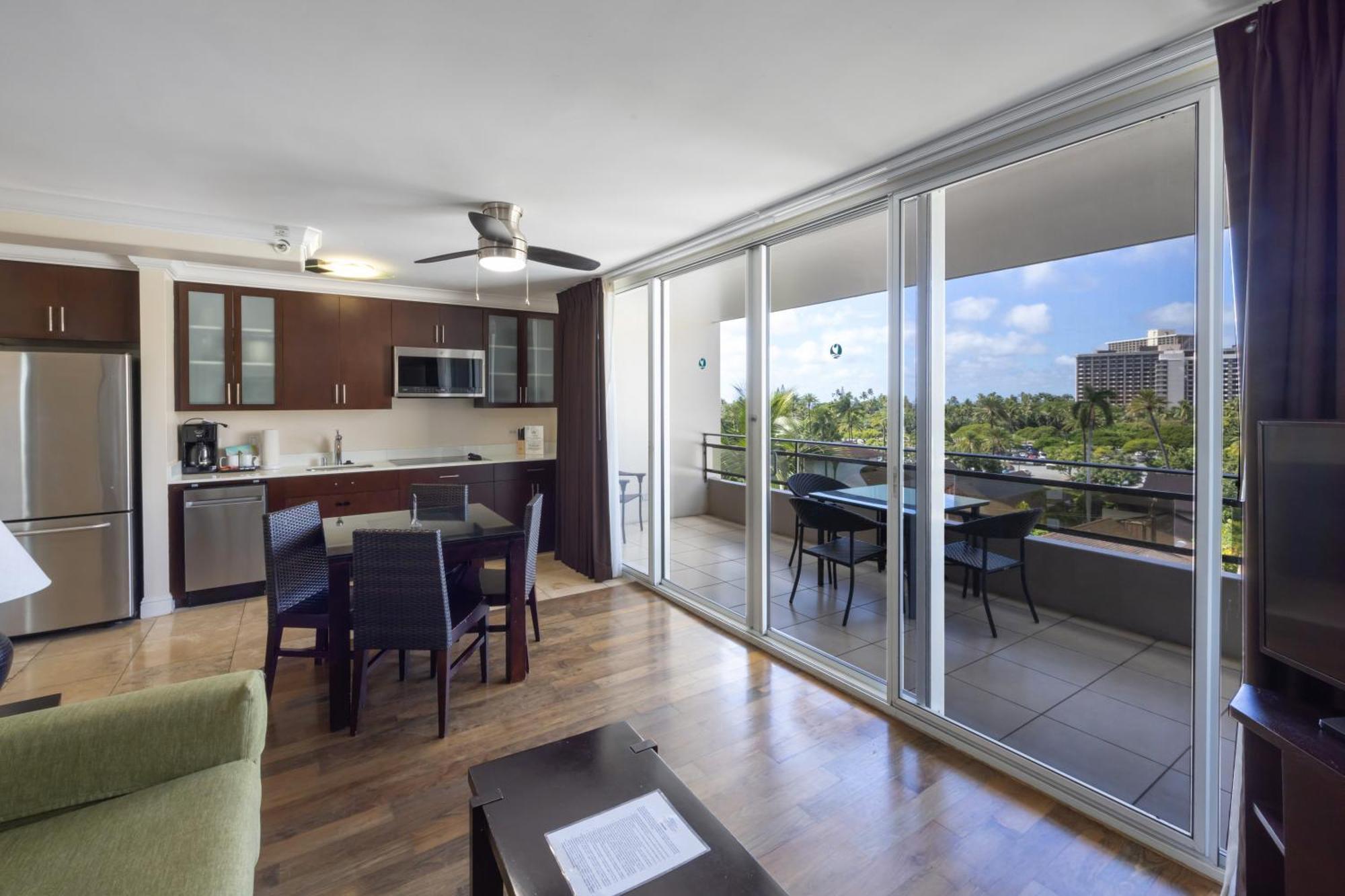 Regency On Beachwalk Waikiki By Outrigger
