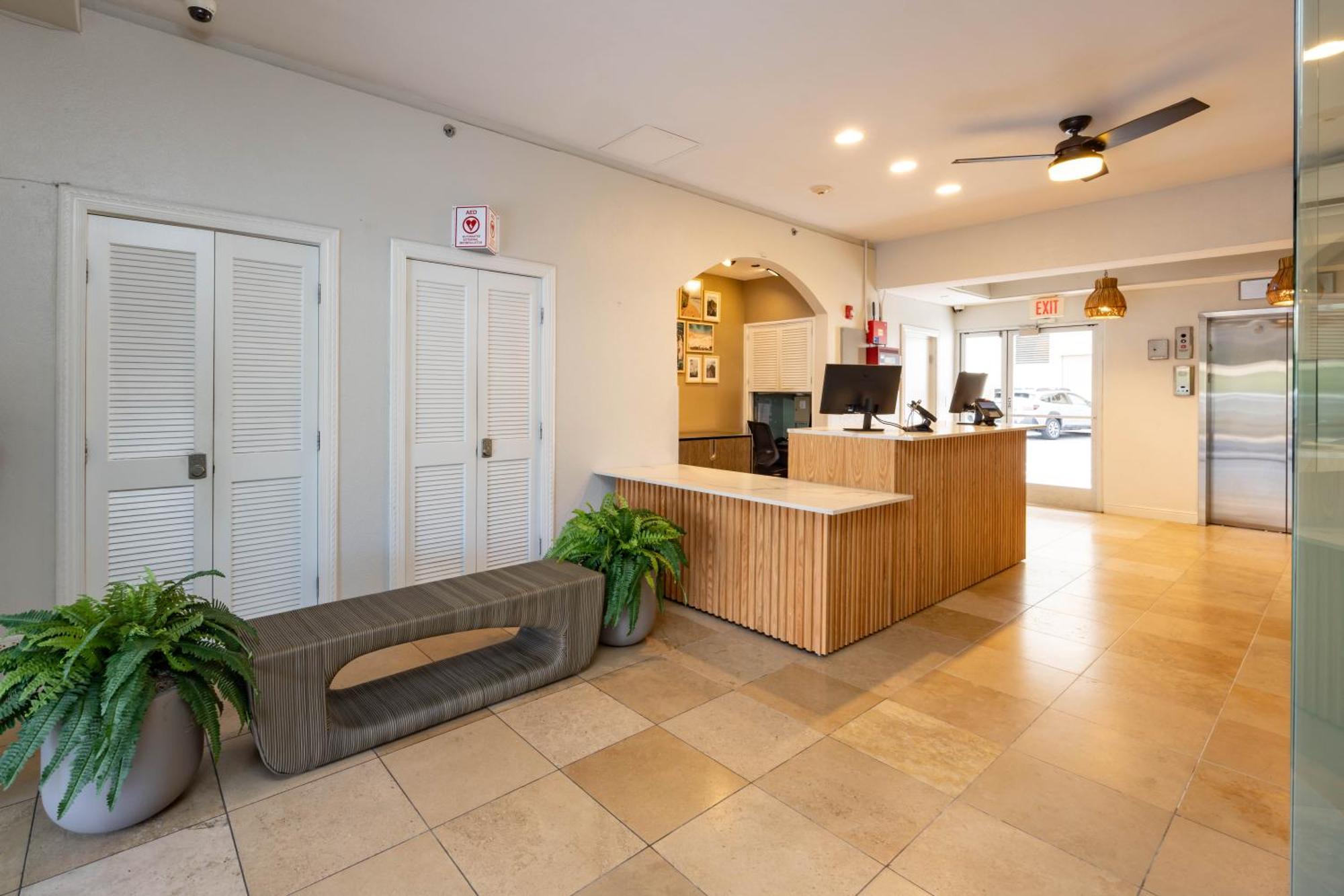 Regency On Beachwalk Waikiki By Outrigger * Honolulu