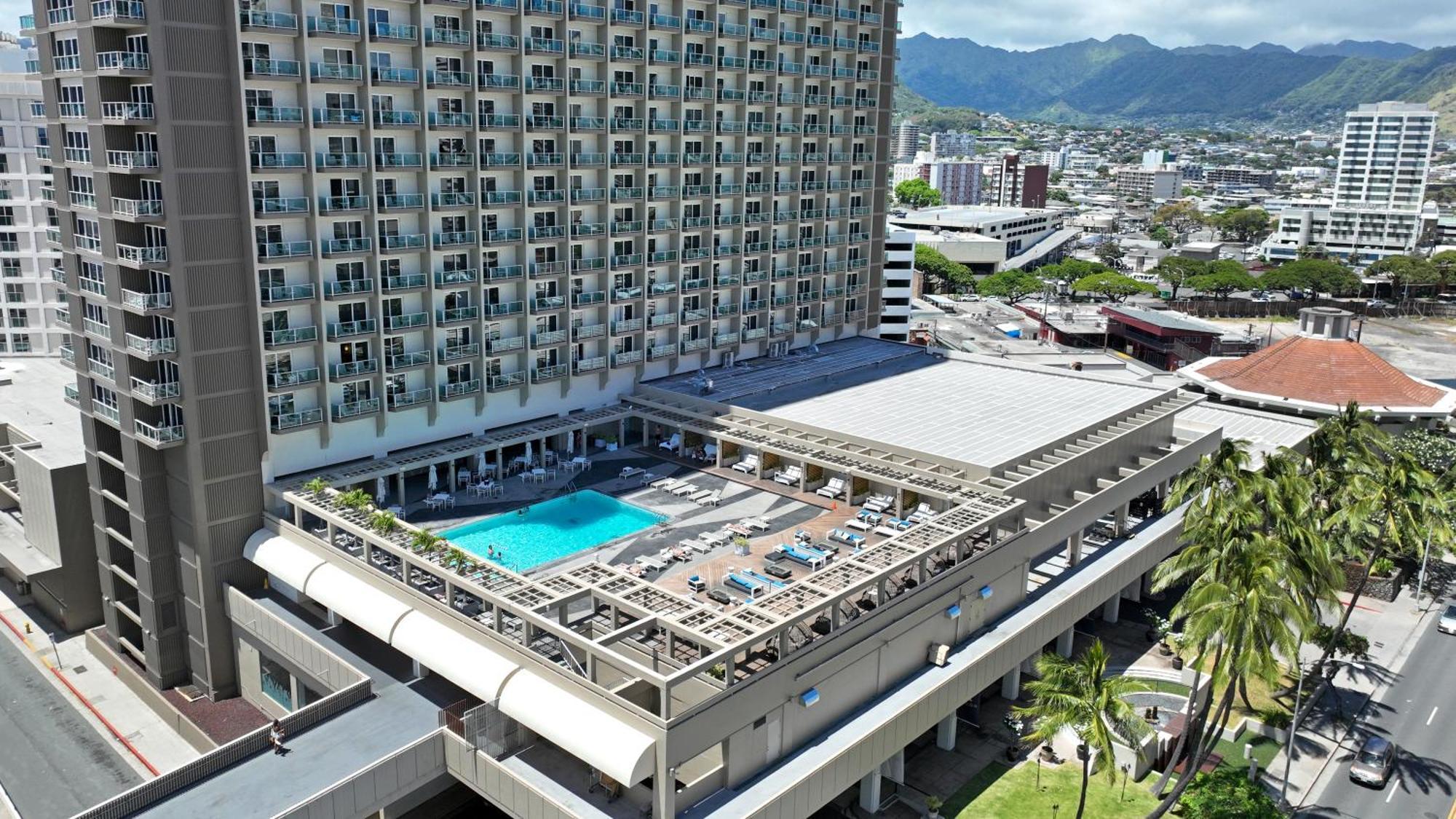 Ocean View At Ala Moana Fees Include 4*