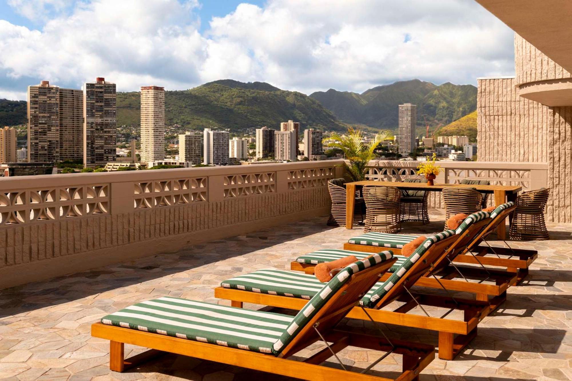 Wayfinder Waikiki - Voted 10 In Hawaii!