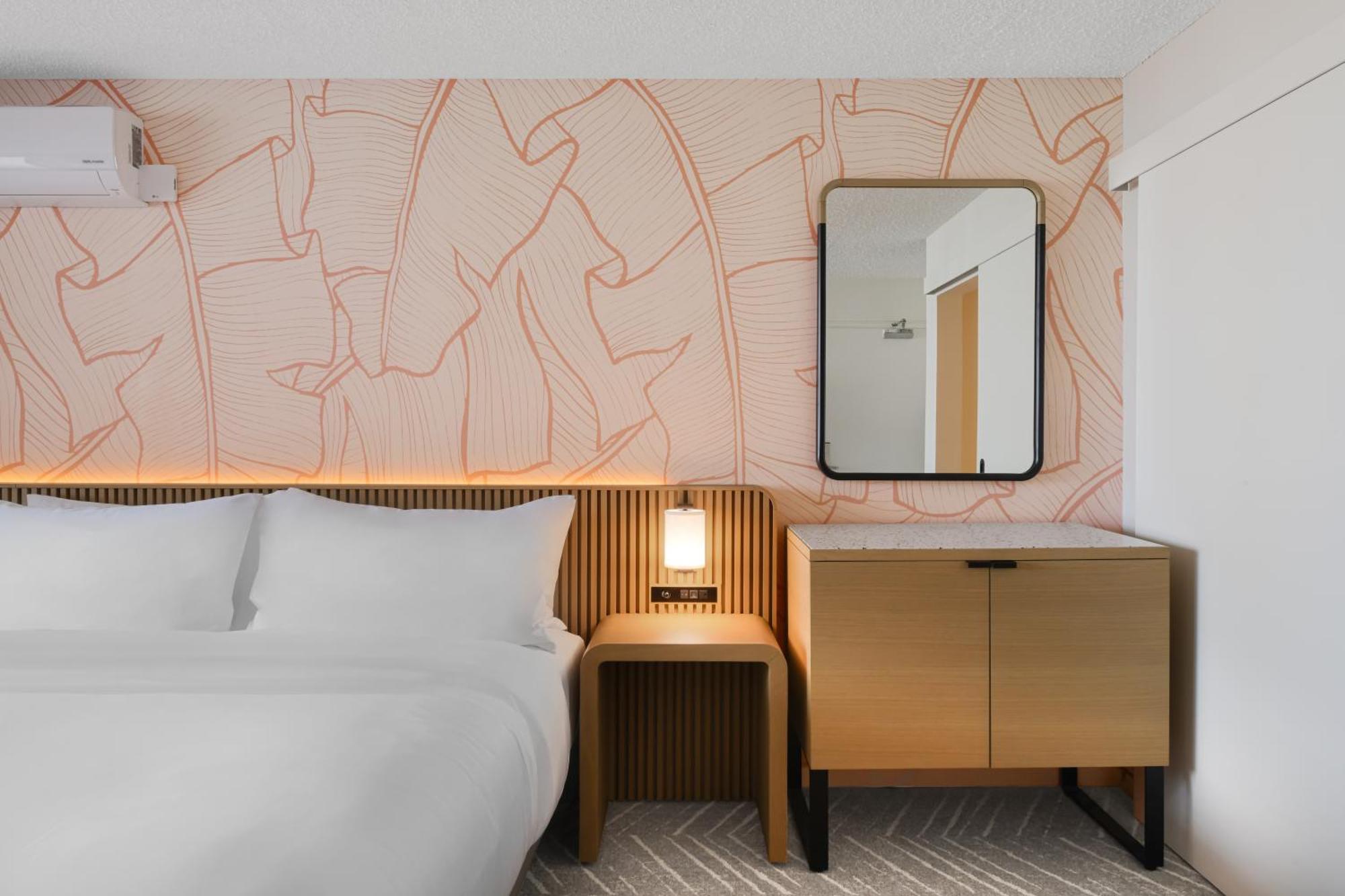 Romer Waikiki At The Ambassador 4*