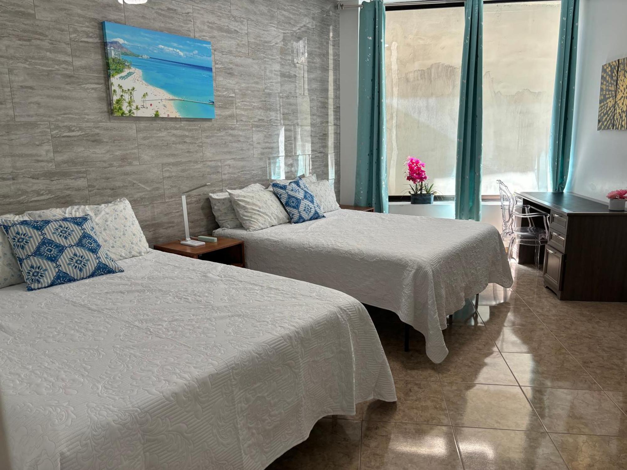 2br Downtown High Ceiling Free Parking And Wifi *