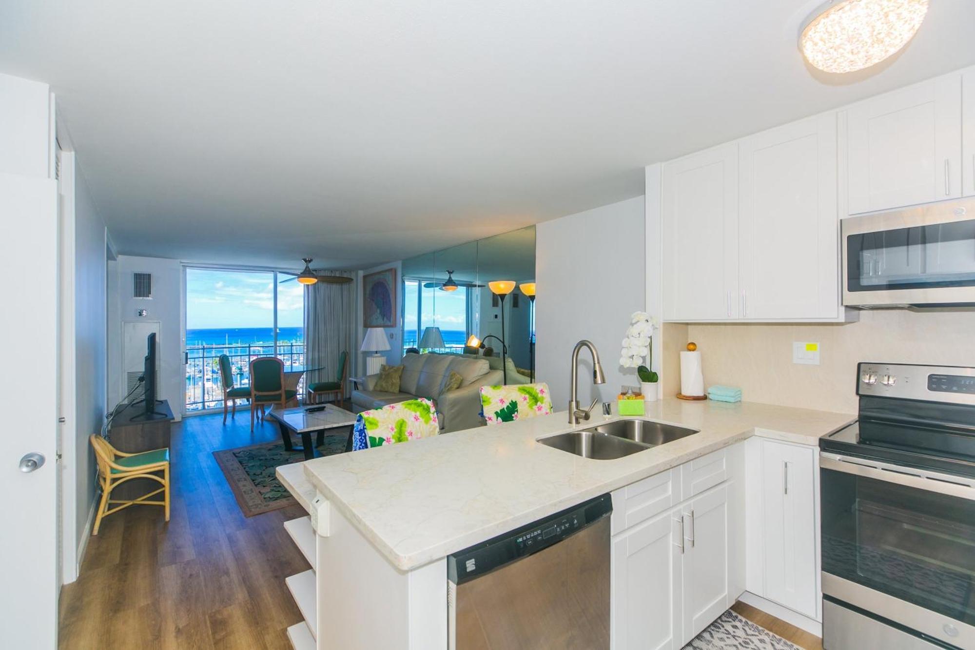 Spacious One Bedroom Harbor View At Ilikai Marina With Private Balcony Apartment Honolulu
