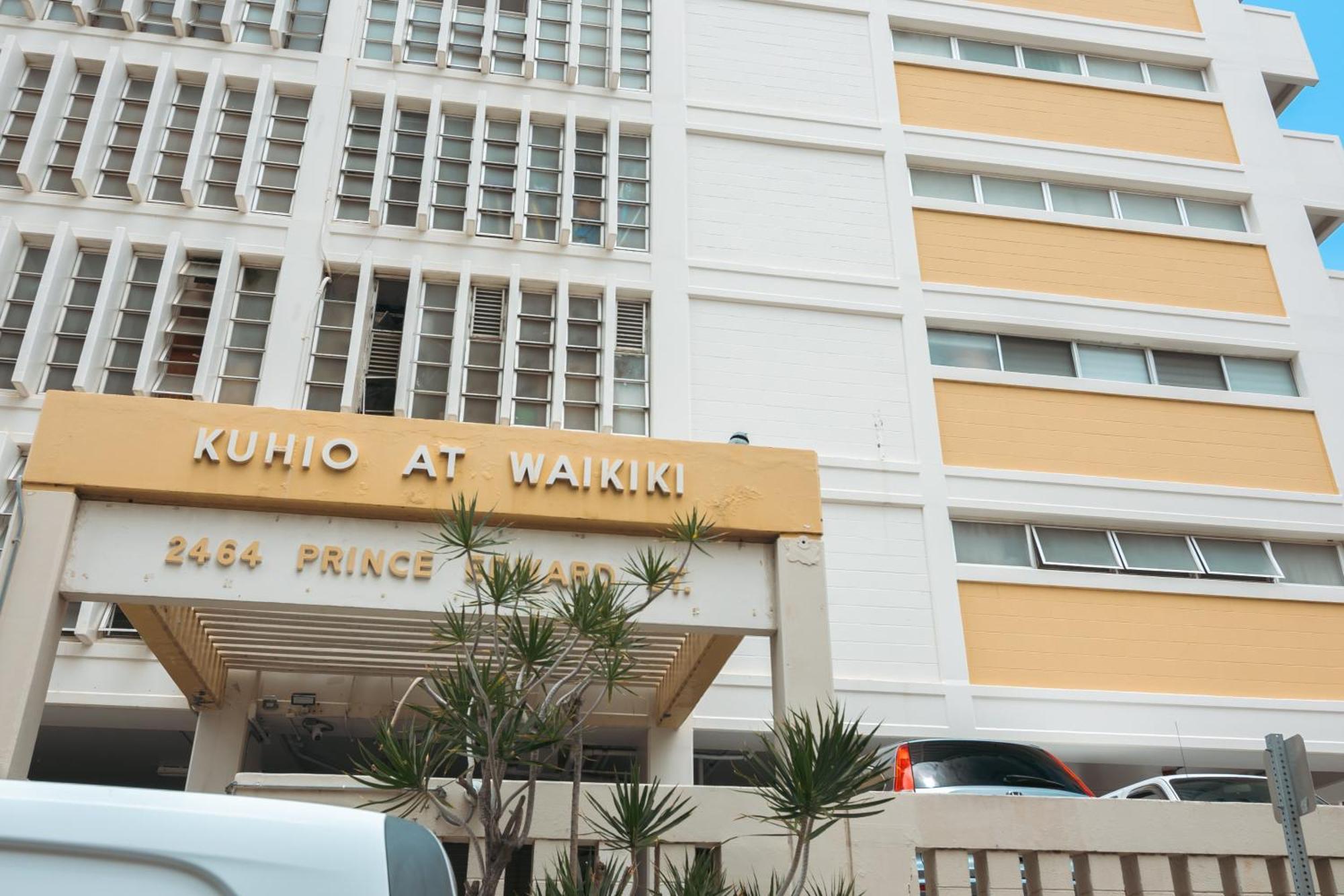 Kuhio At Waikiki 2br And 2ba Near With Parking