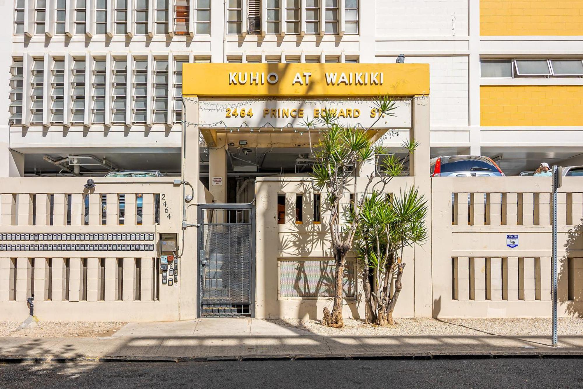 Apartment Kuhio At Waikiki 2br And 2ba Near With Parking Honolulu