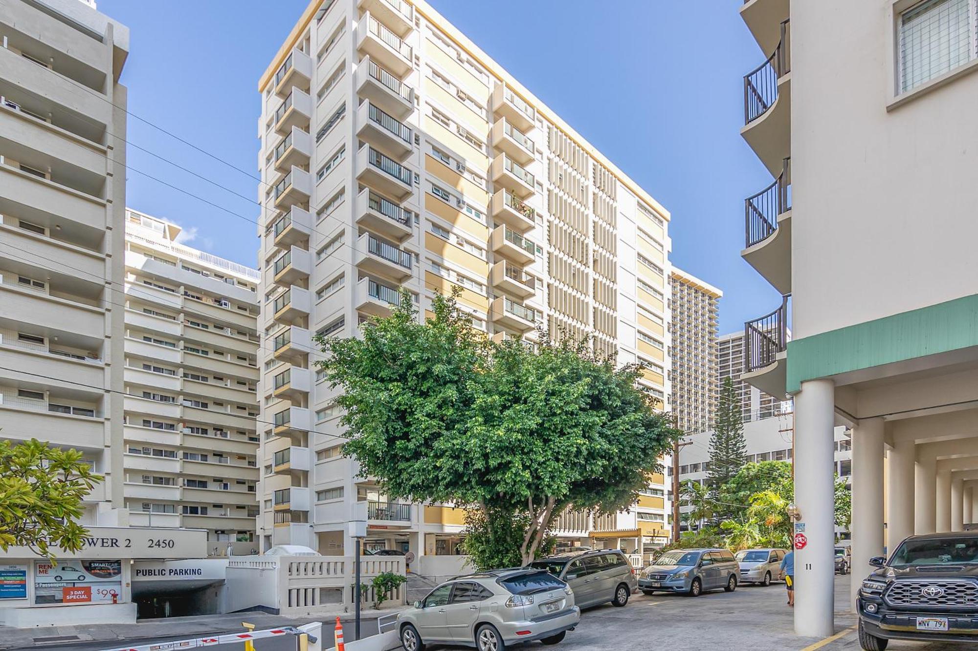 Kuhio At Waikiki 2br And 2ba Near With Parking Apartment *