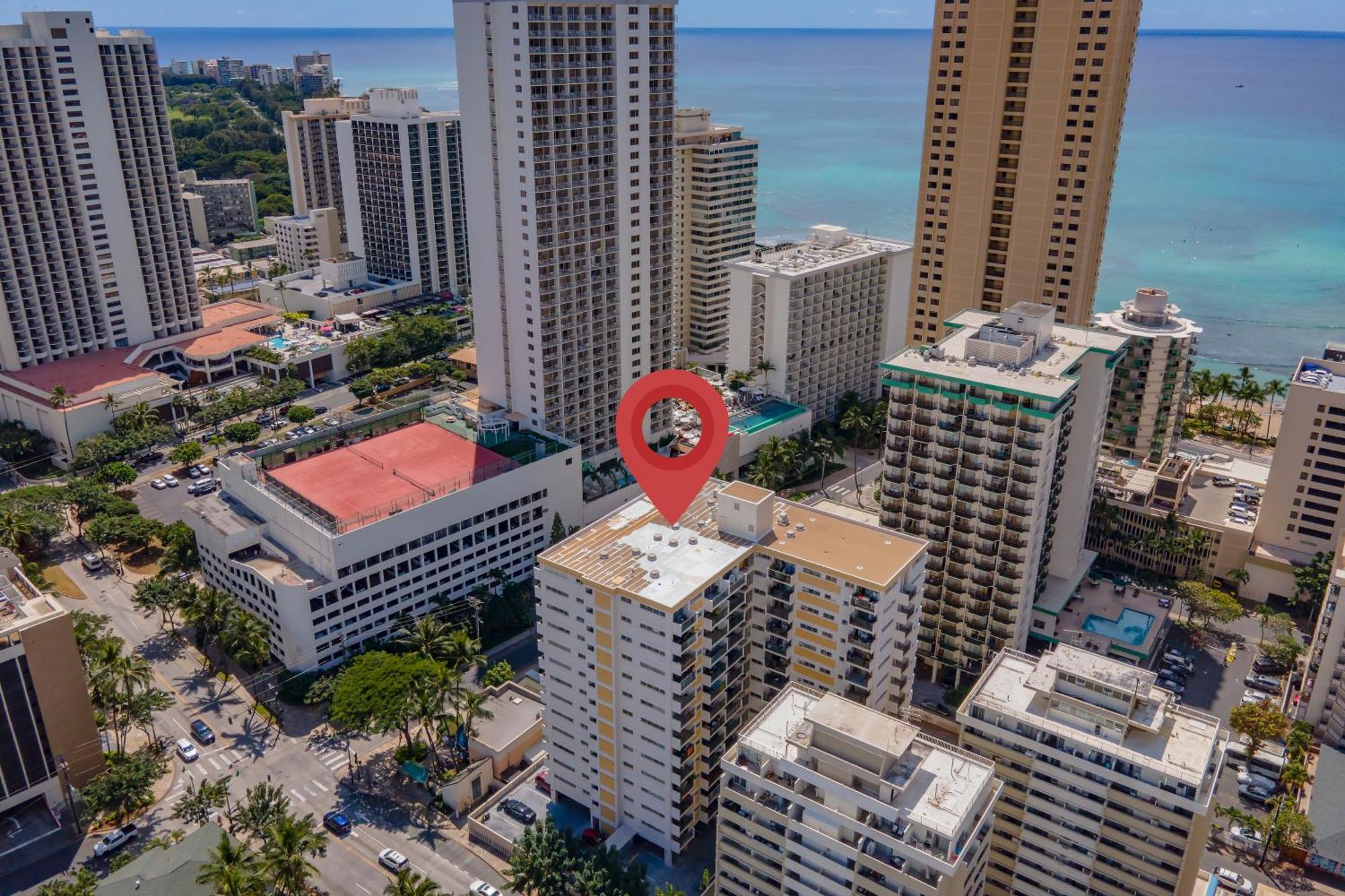 Kuhio At Waikiki 2br And 2ba Near With Parking *