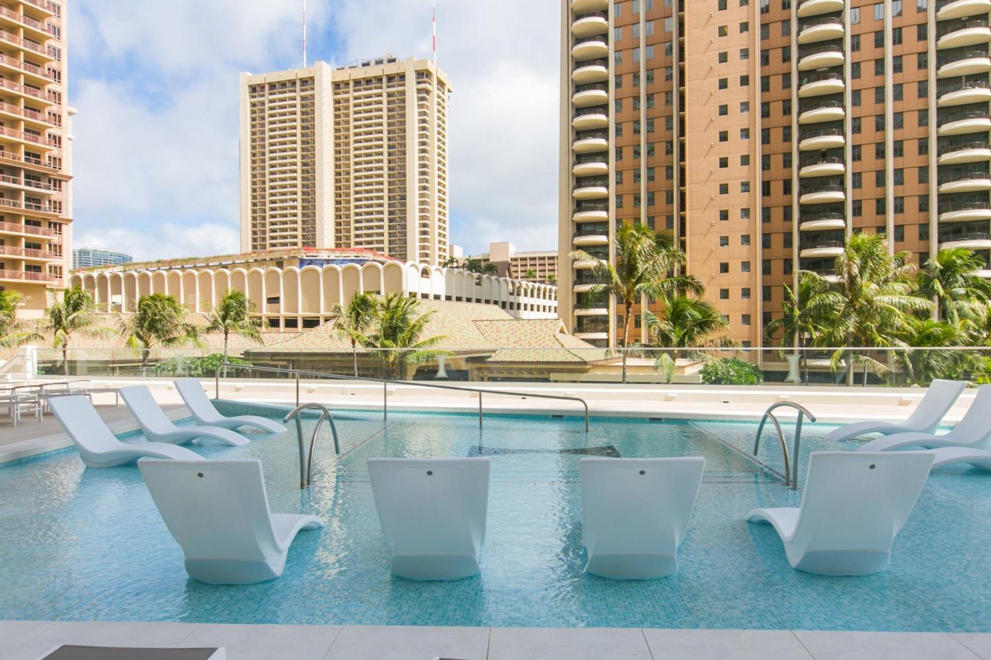 Ilikai Tower 1342 Lagoon View 1br *