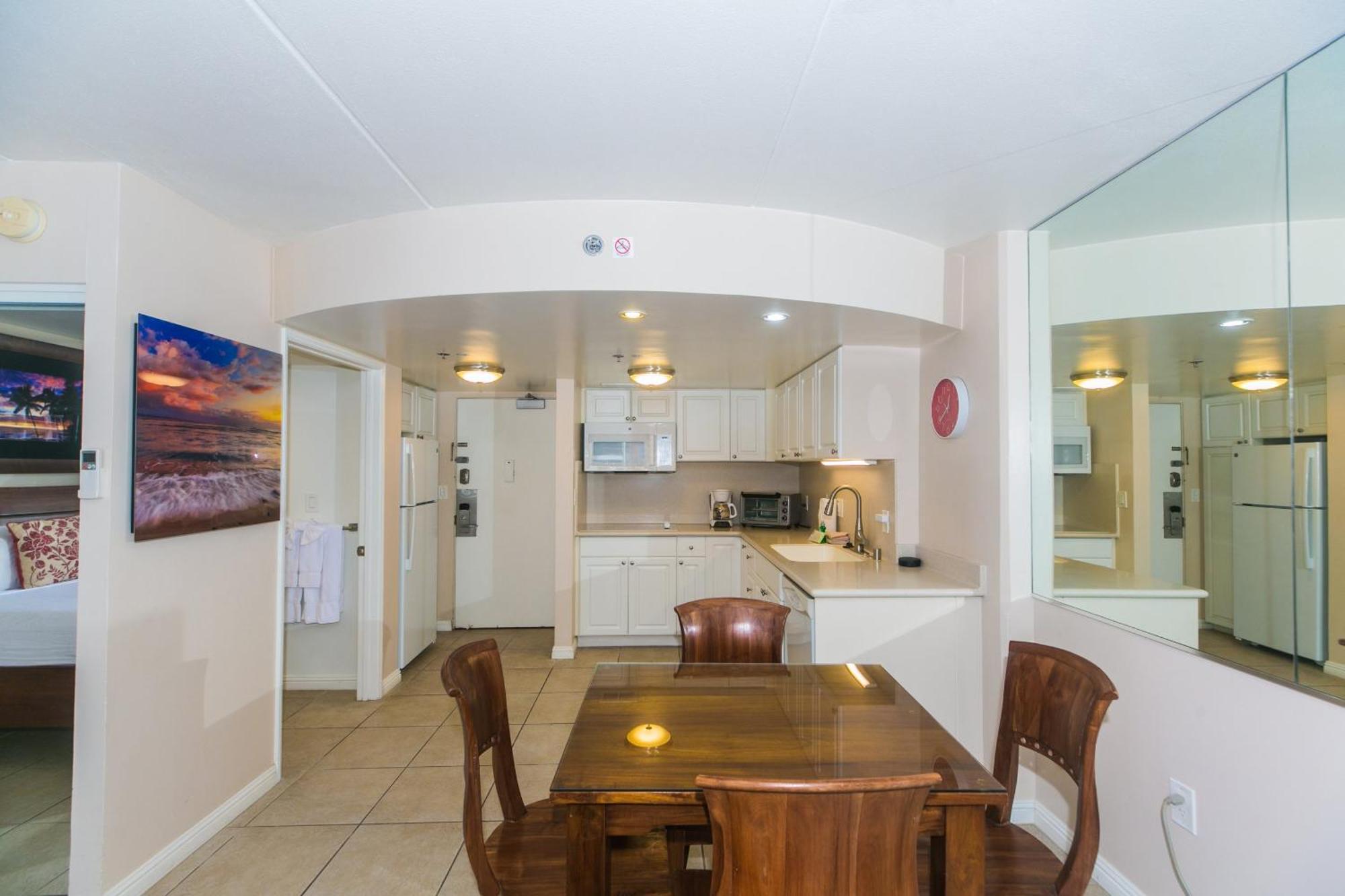 Ilikai Tower 1342 Lagoon View 1br Apartment Honolulu