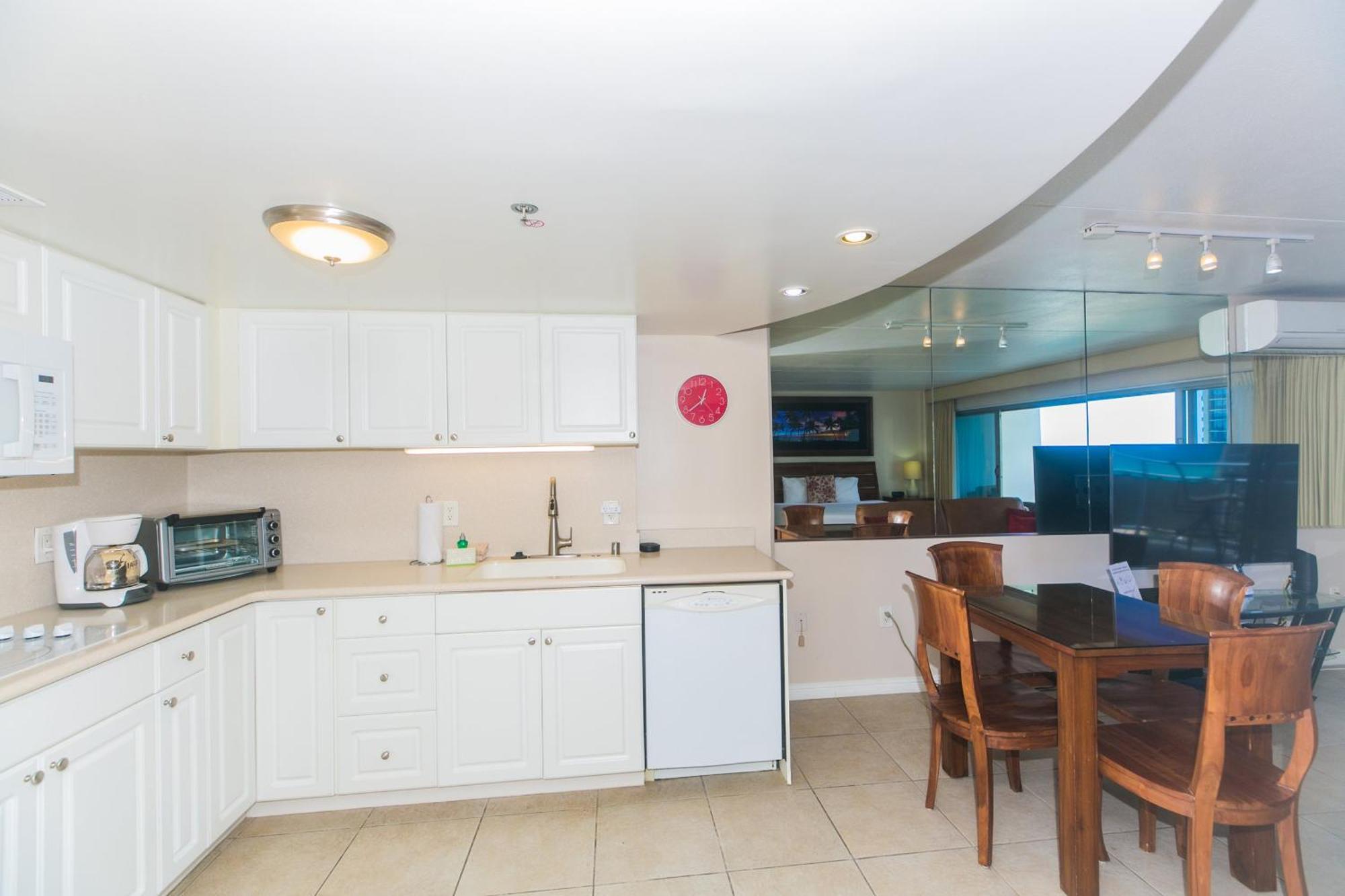 Ilikai Tower 1342 Lagoon View 1br Honolulu