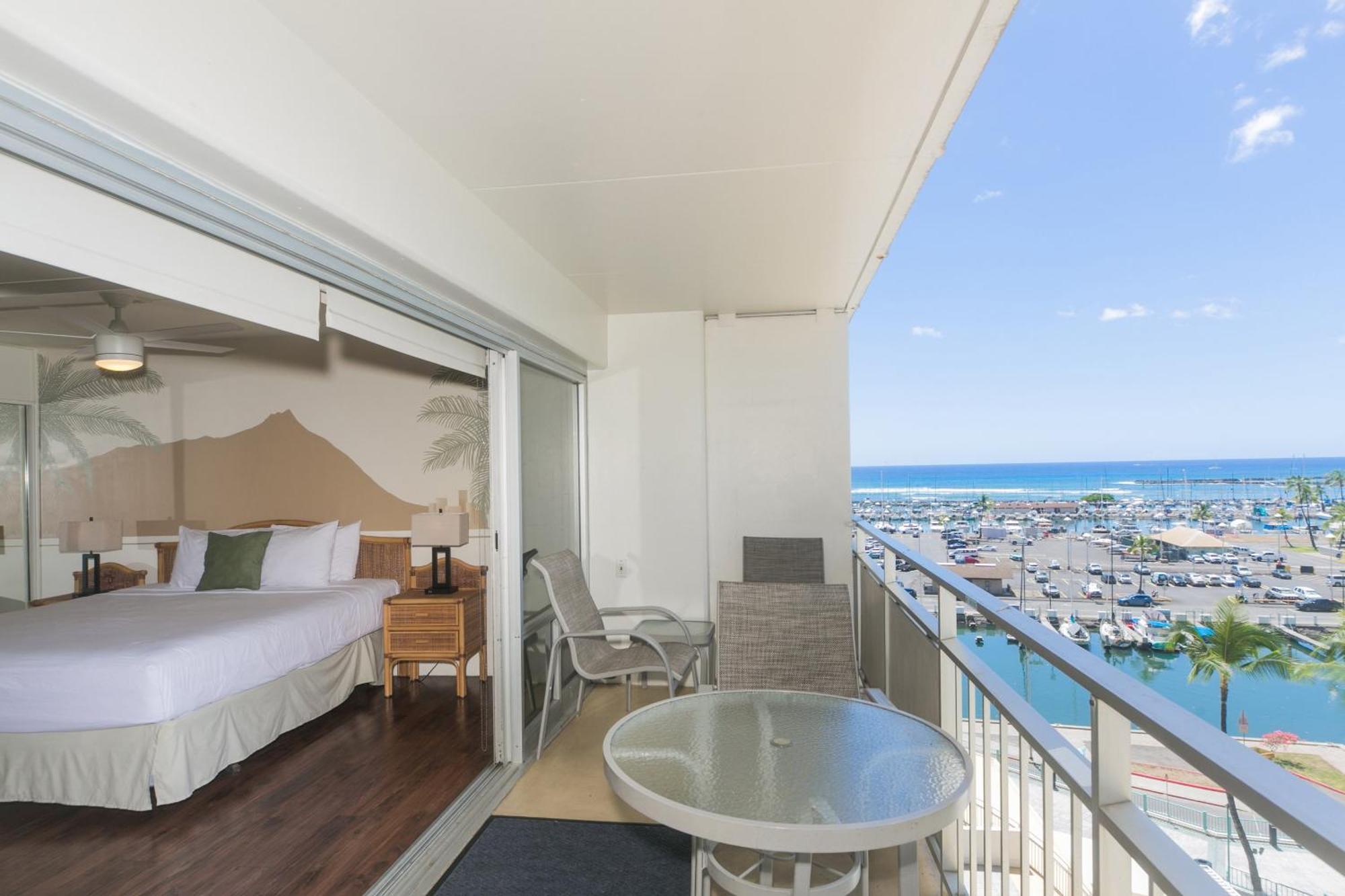 Ilikai Tower 633 Yacht Harbor View 1br
