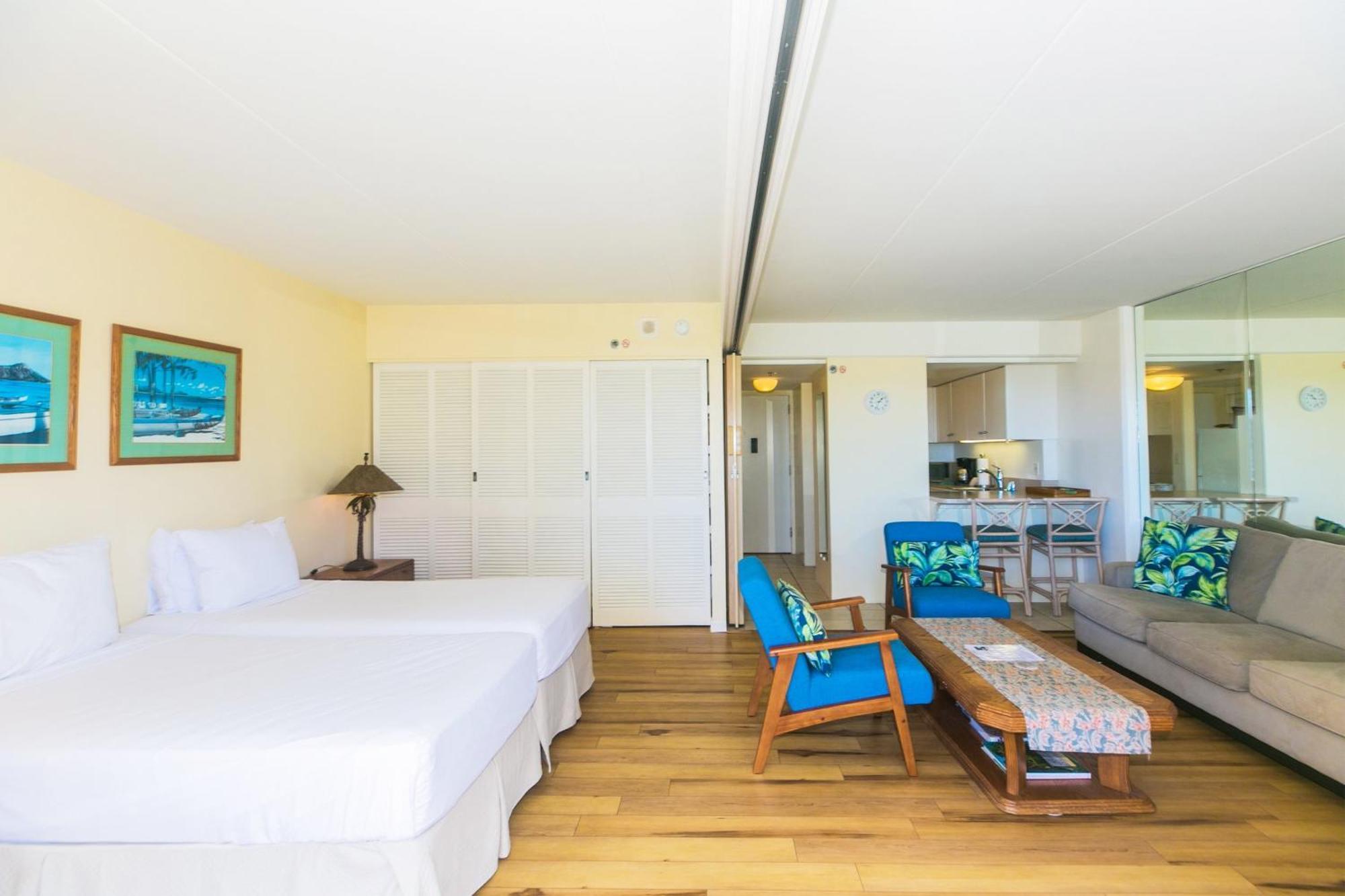 Ilikai Tower One Bedroom Lagoon View Waikiki With Lanai & Free Wifi Apartment *