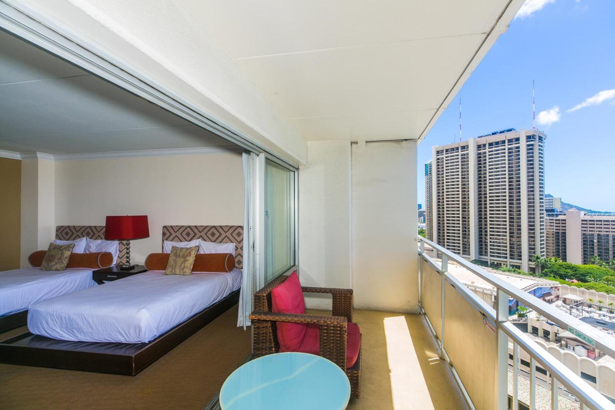 Ilikai Tower One Bedroom Lagoon View Waikiki With Lanai & Free Wifi *