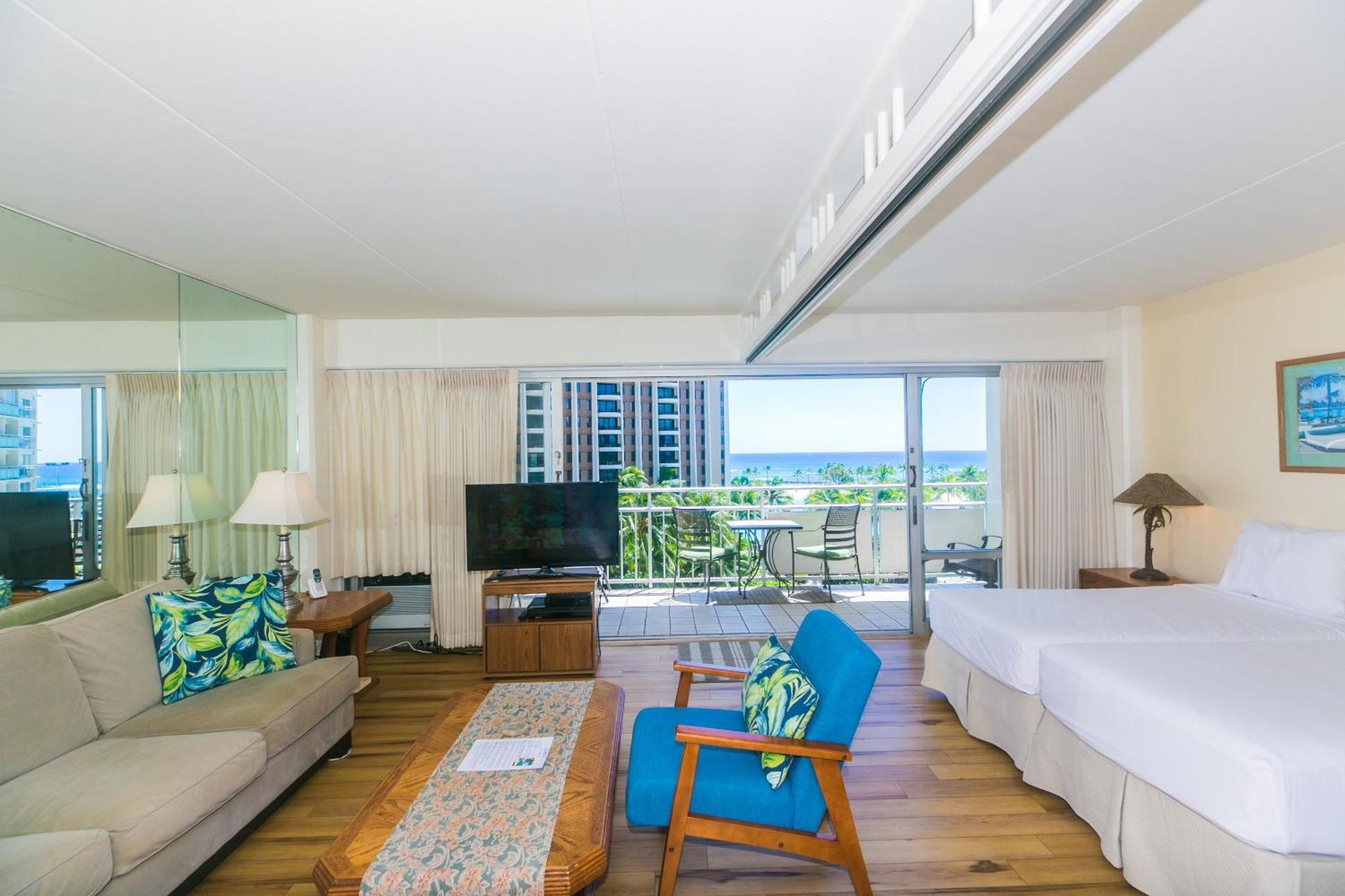 Ilikai Tower One Bedroom Lagoon View Waikiki With Lanai & Free Wifi Apartment