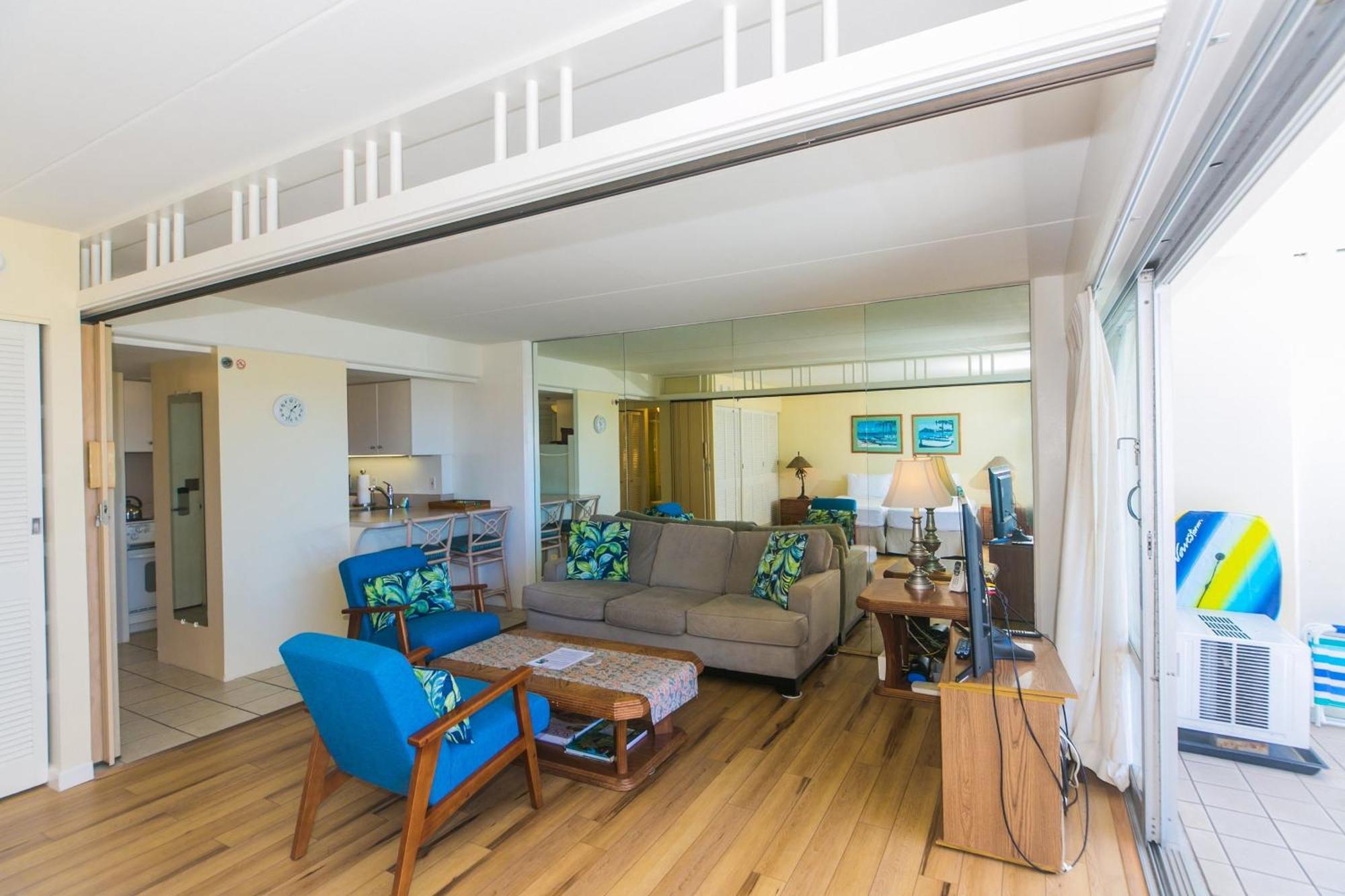 Ilikai Tower One Bedroom Lagoon View Waikiki With Lanai & Free Wifi *