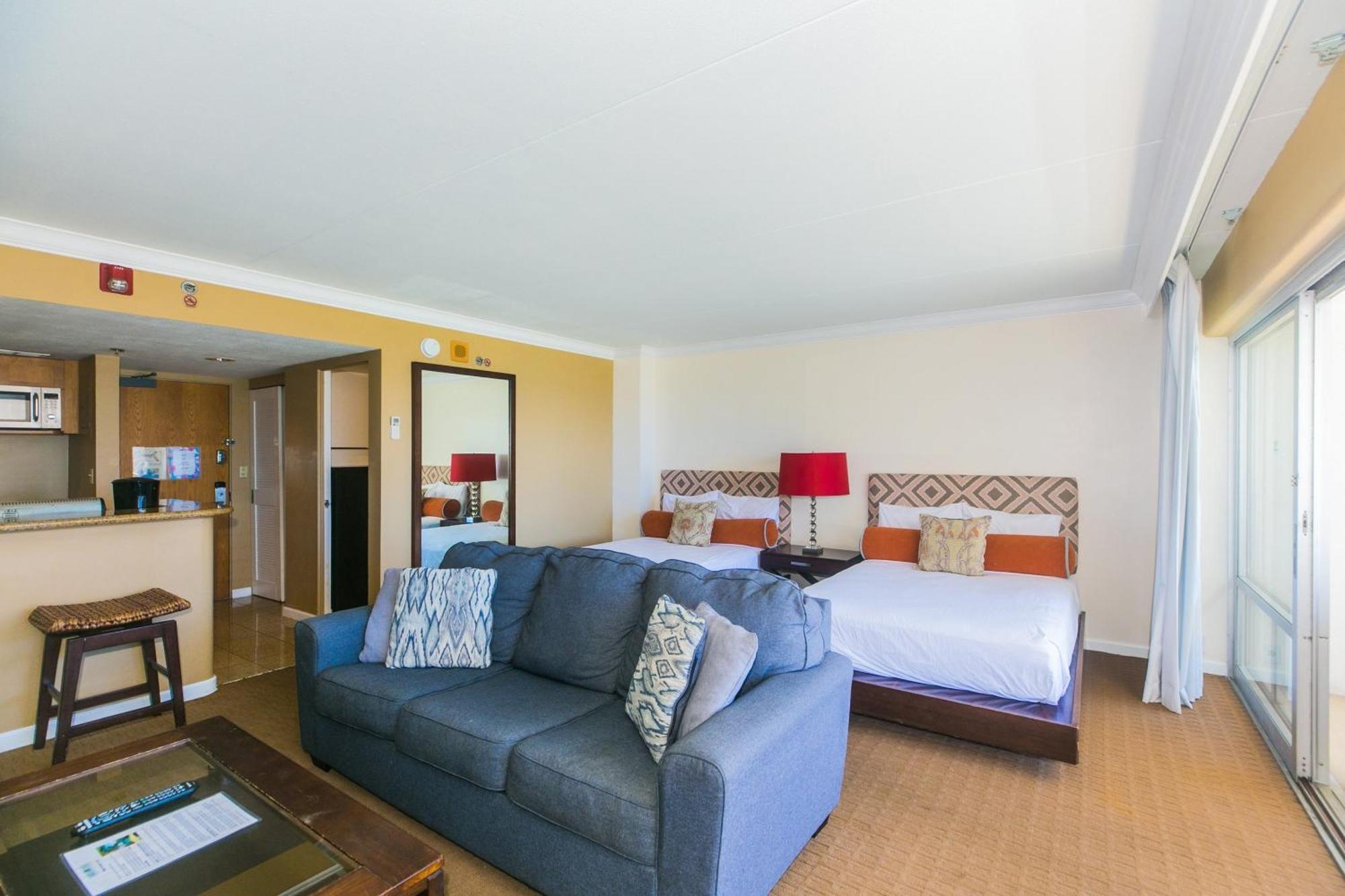 Ilikai Tower One Bedroom Lagoon View Waikiki With Lanai & Free Wifi Apartment *