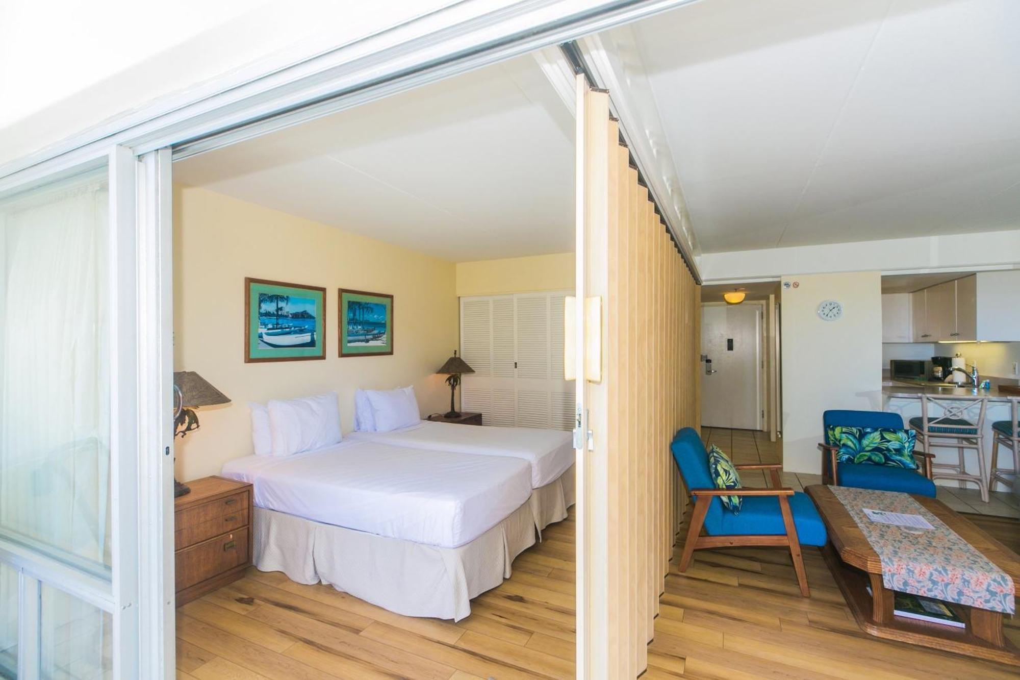 Apartment Ilikai Tower One Bedroom Lagoon View Waikiki With Lanai & Free Wifi