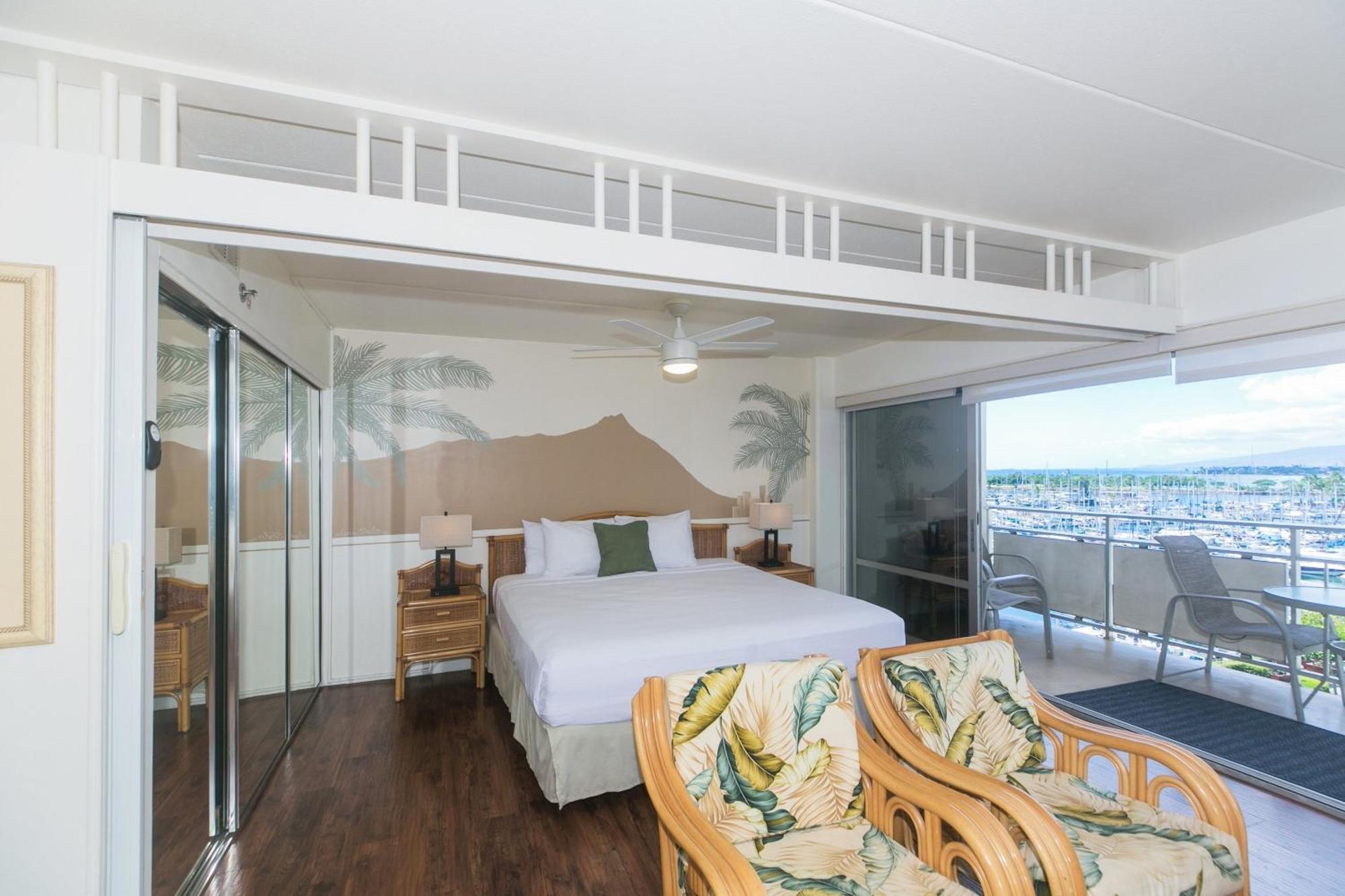 Ilikai Tower One Bedroom Harbor View Apartment Honolulu