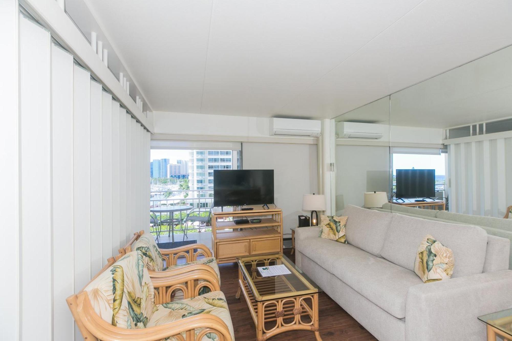 Ilikai Tower One Bedroom Harbor View *