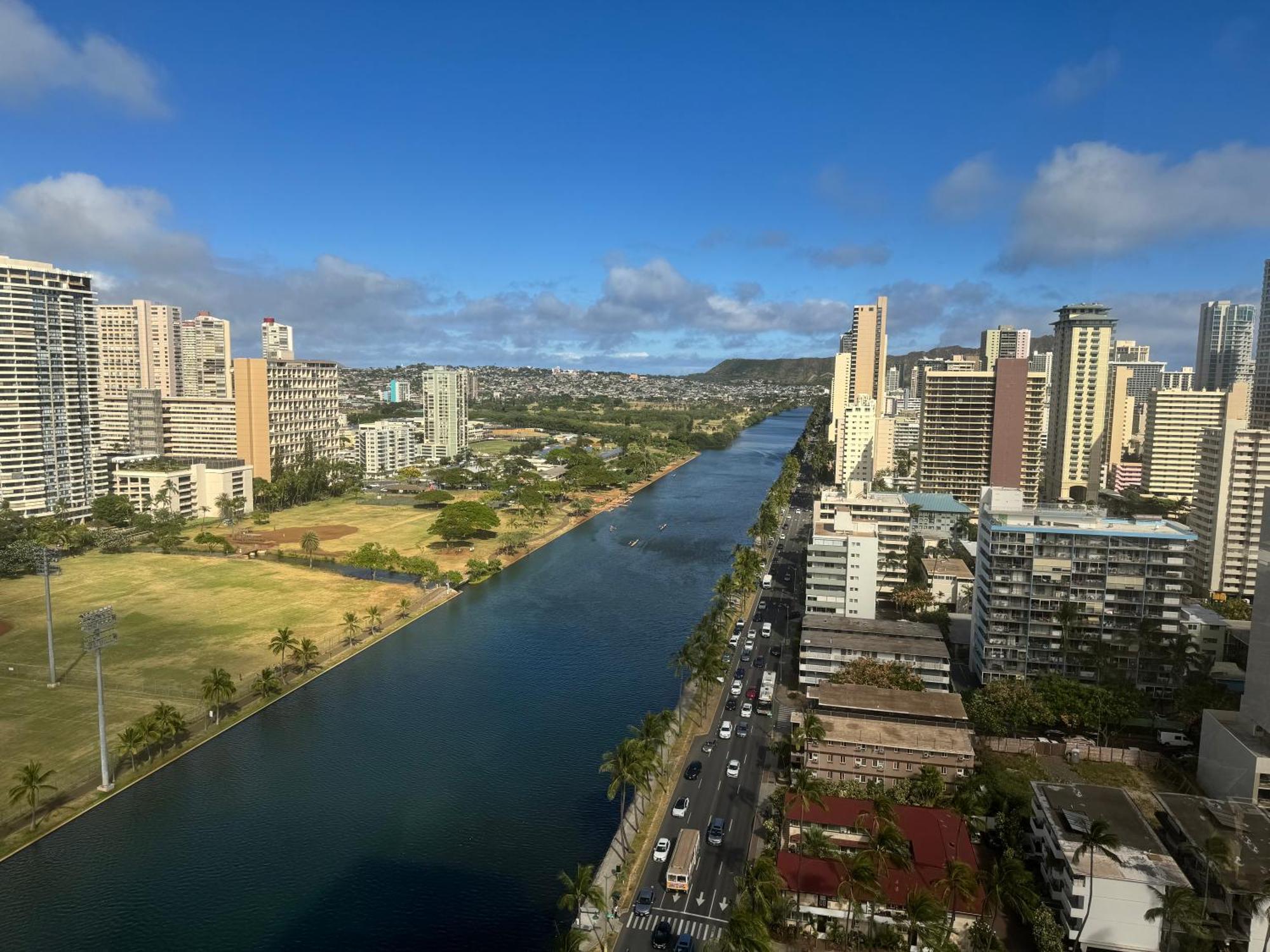 Ocean Canal Mountain View Steps From Waikiki 6person